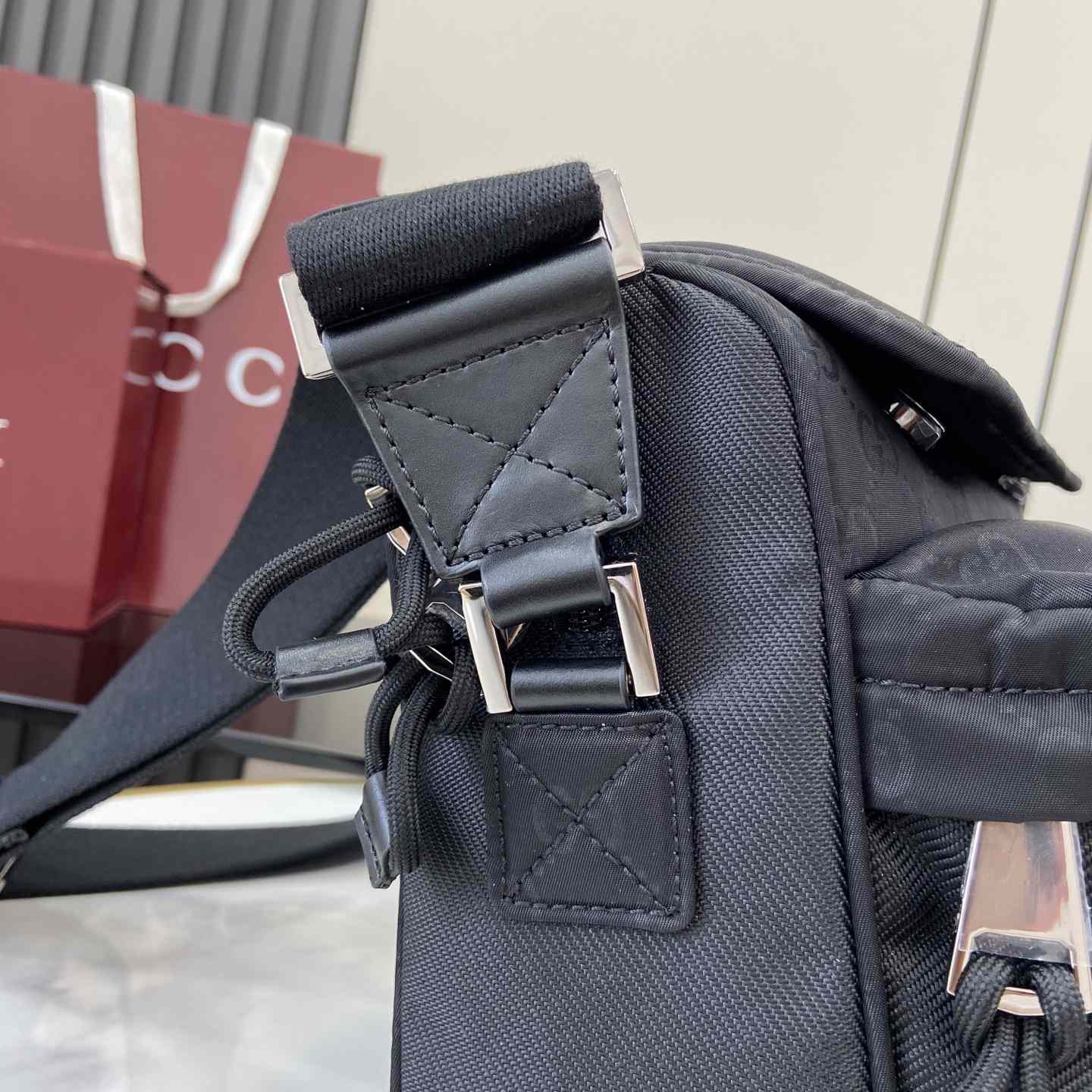 Gucci Nexus Medium Crossbody Bag - 