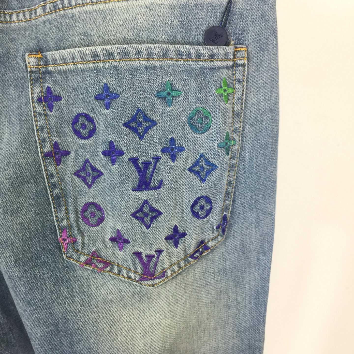 Louis Vuitton Jeans - 