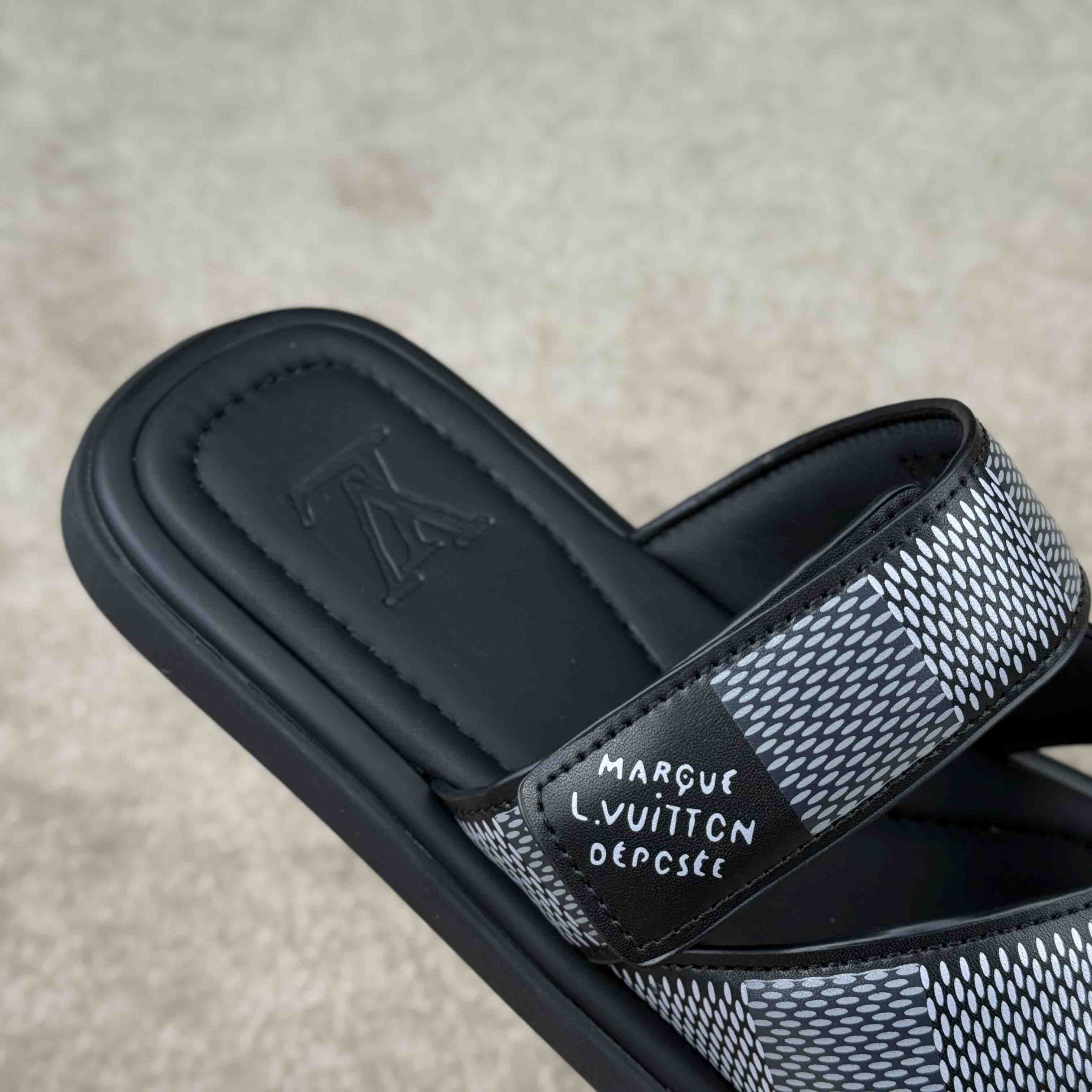 Louis Vuitton LV Venice Mule    1ACRIV - 