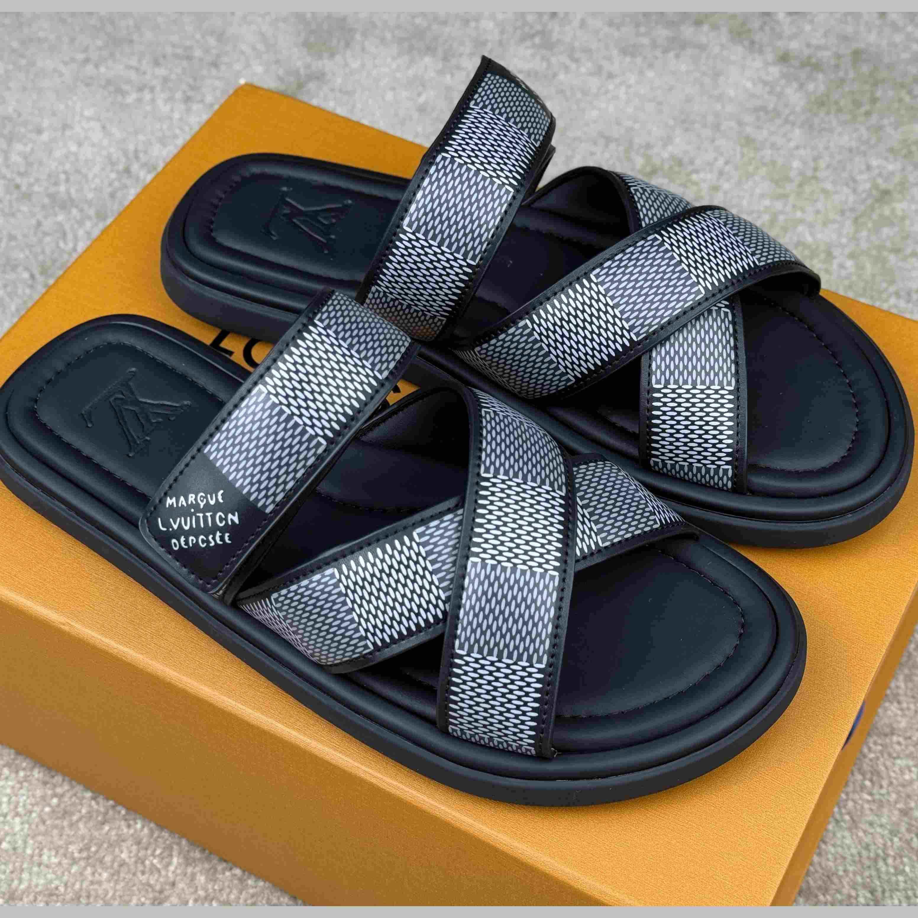 Louis Vuitton LV Venice Mule    1ACRIV - 