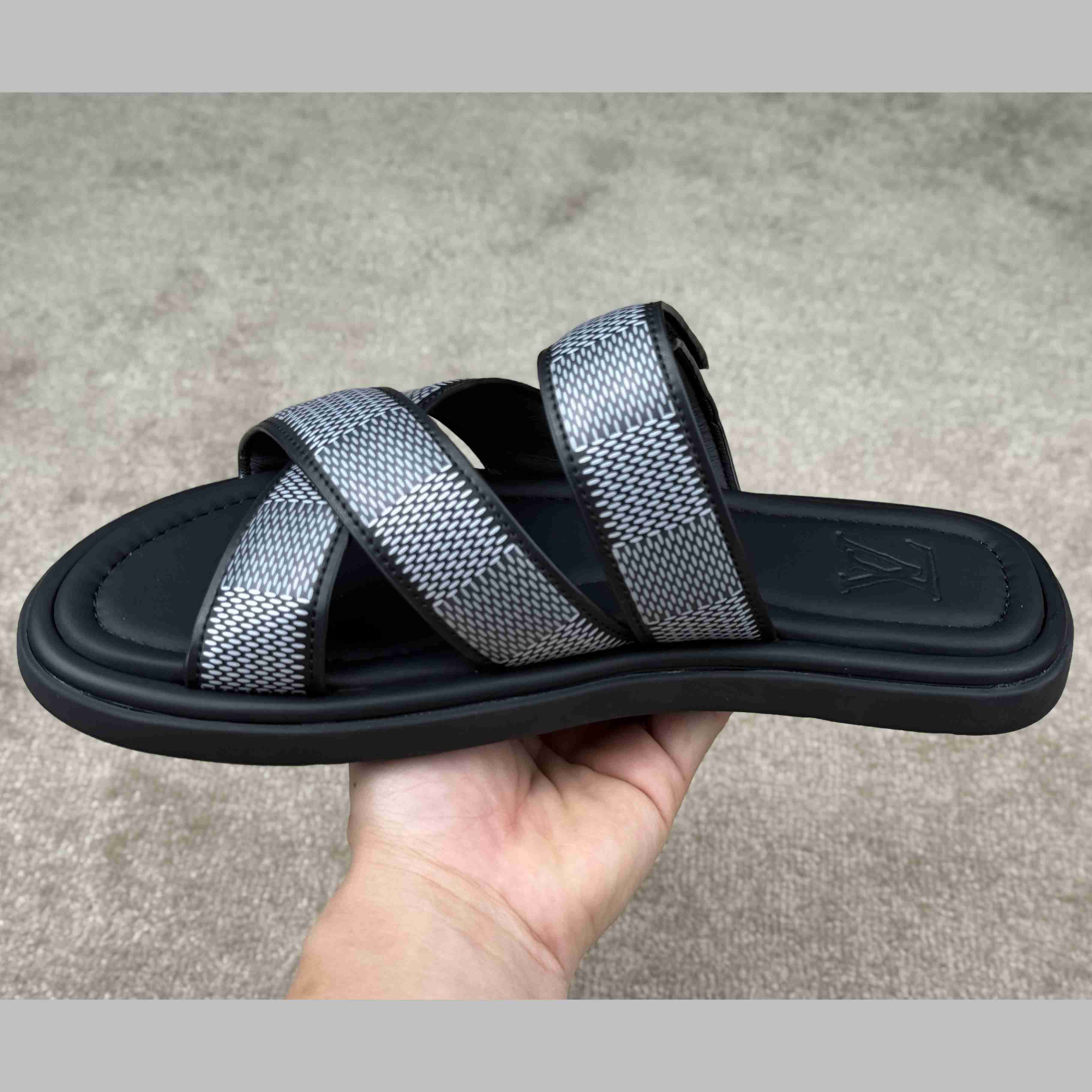 Louis Vuitton LV Venice Mule    1ACRIV - 