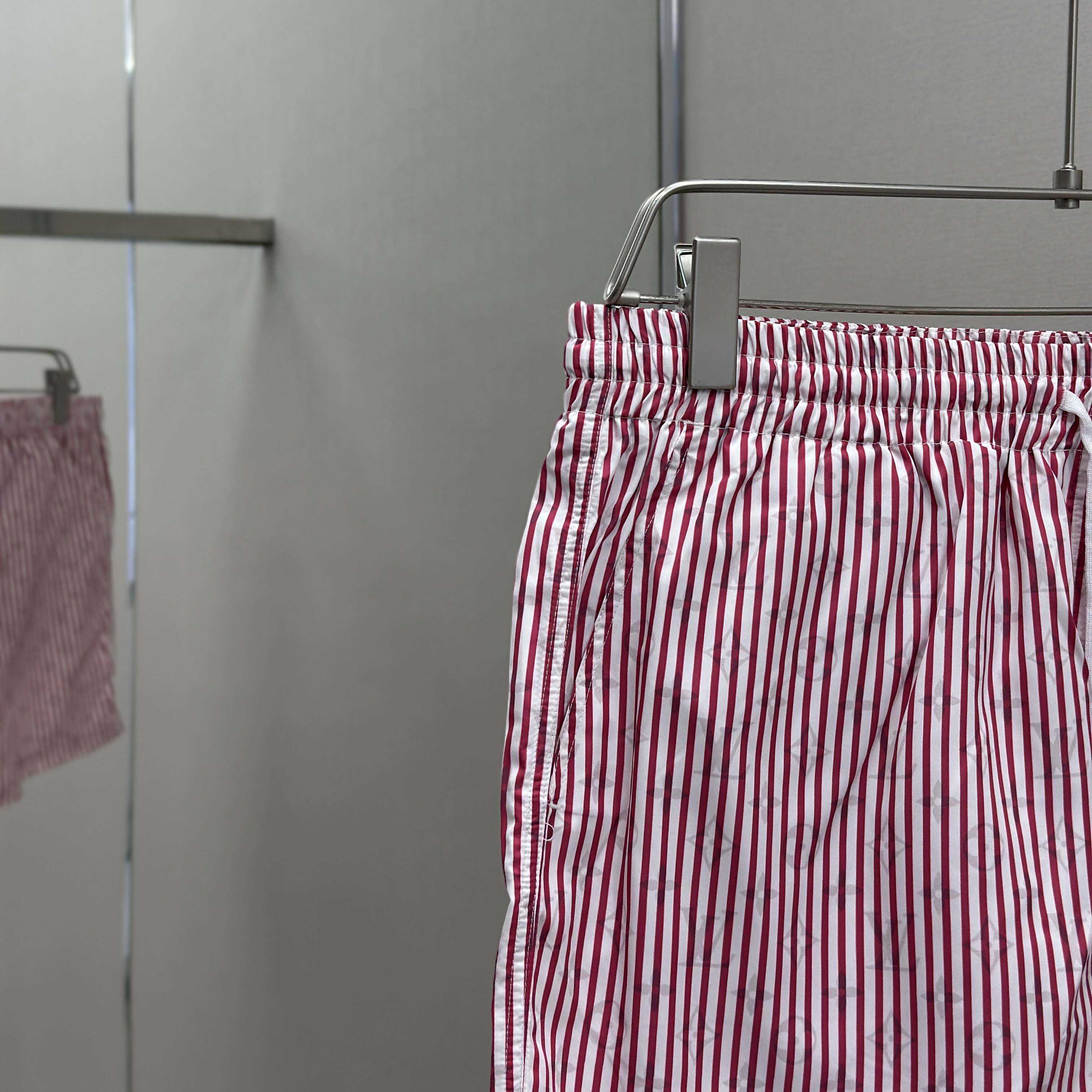 Louis Vuitton Monogram Striped Casual Shorts   1AHVS9 - DesignerGu