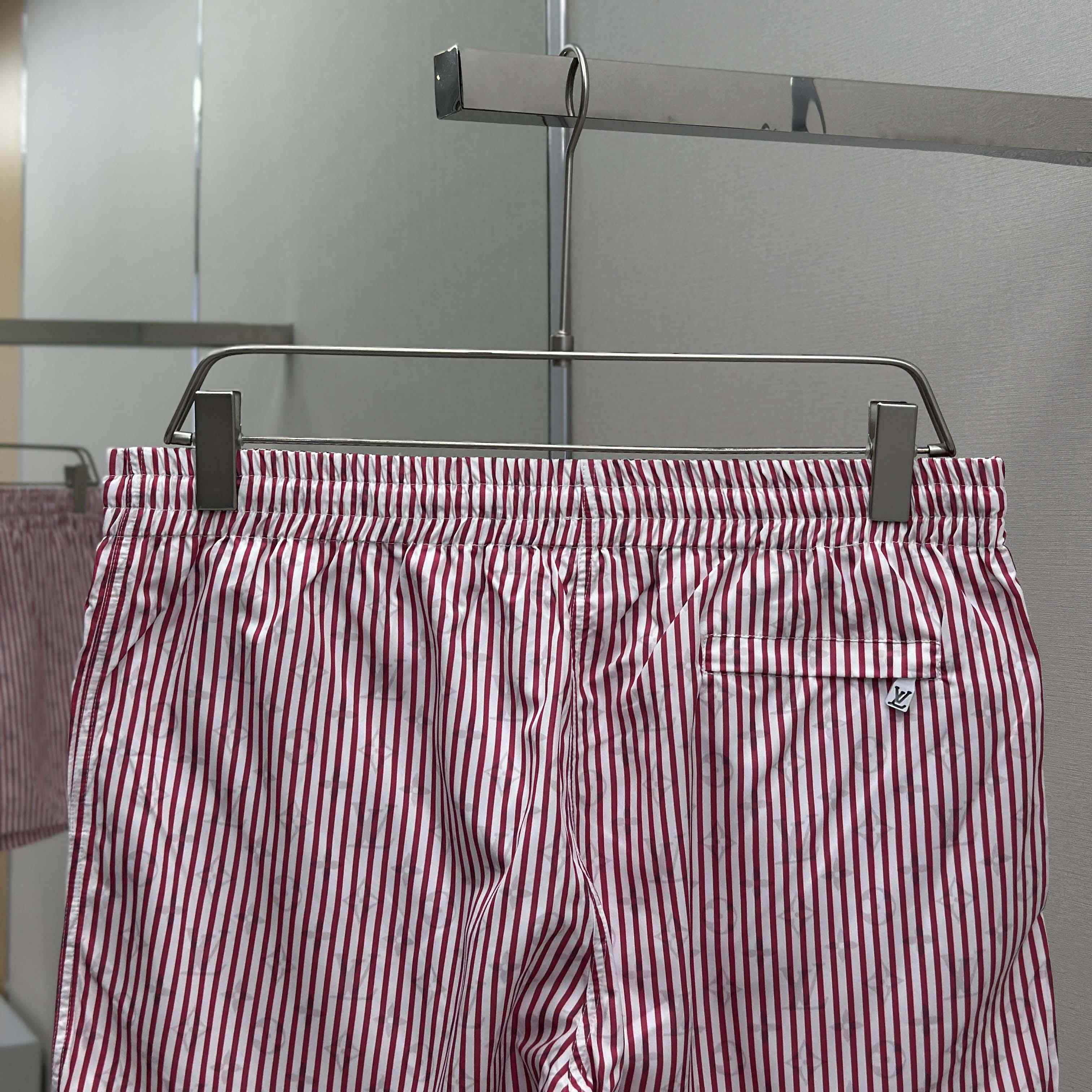 Louis Vuitton Monogram Striped Casual Shorts   1AHVS9 - DesignerGu