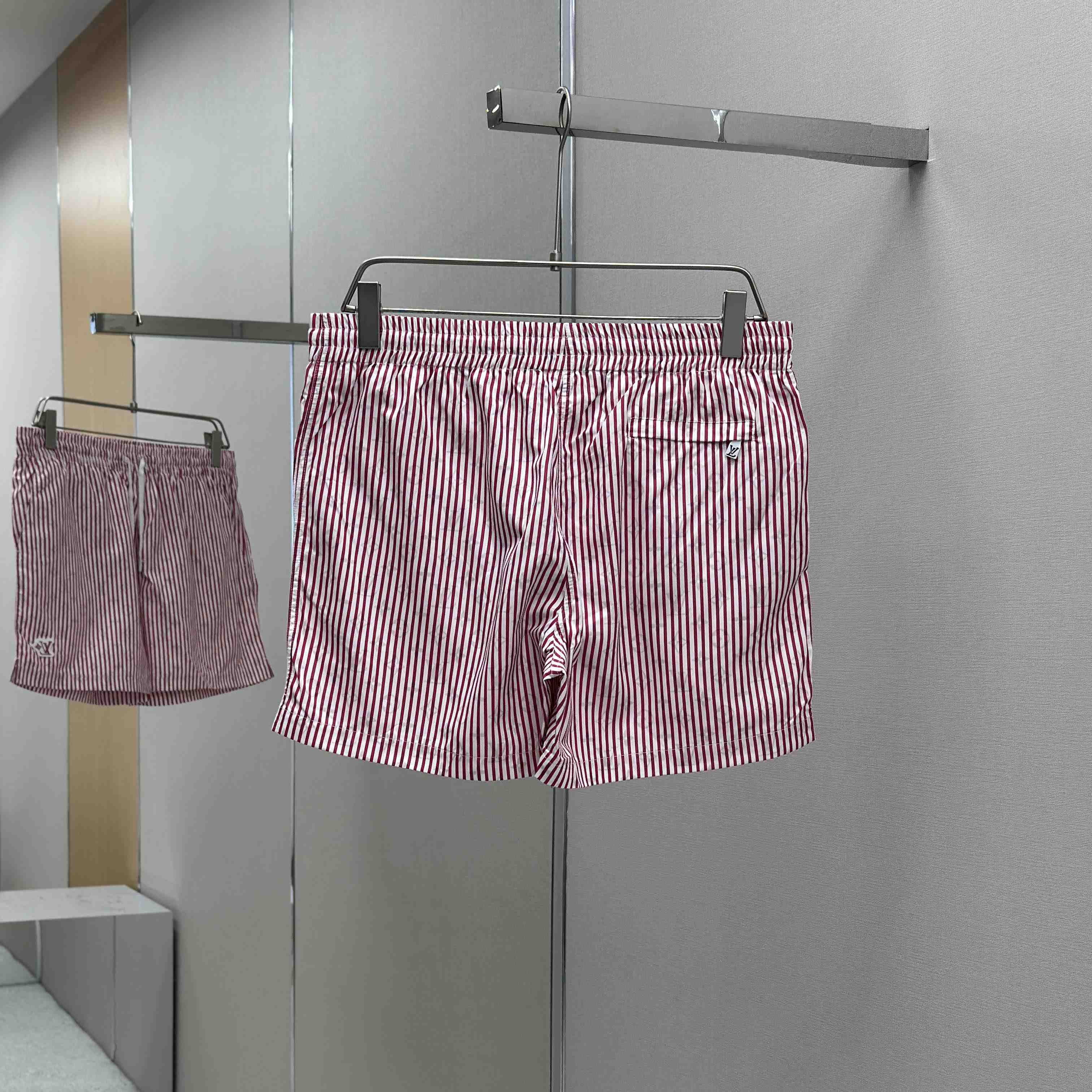 Louis Vuitton Monogram Striped Casual Shorts   1AHVS9 - DesignerGu