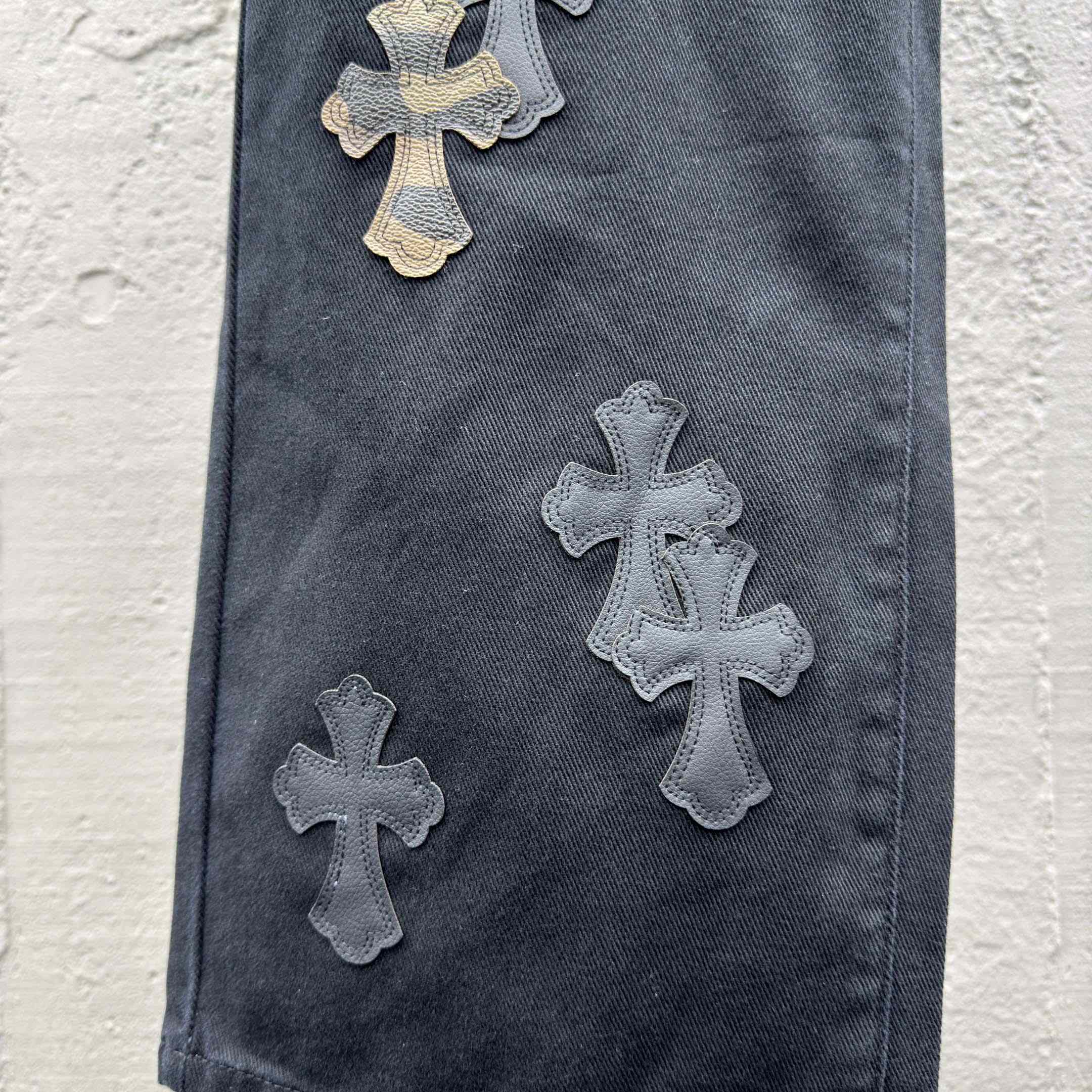 Chrome Hearts Jeans - DesignerGu