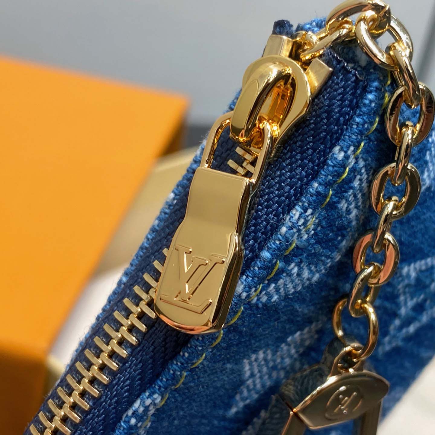 Louis Vuitton LV x TM Key Pouch   M14938 - DesignerGu