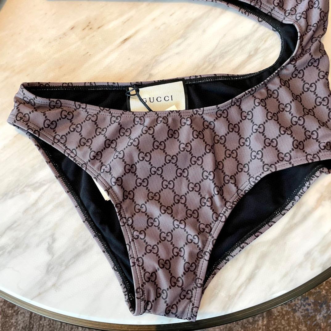 Gucci one-piece Swimsuit - DesignerGu