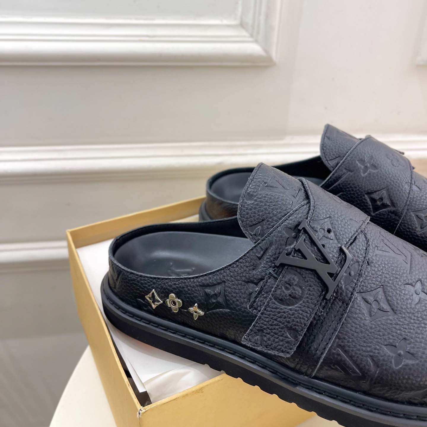 Louis Vuitton LV Easy Mule     - DesignerGu