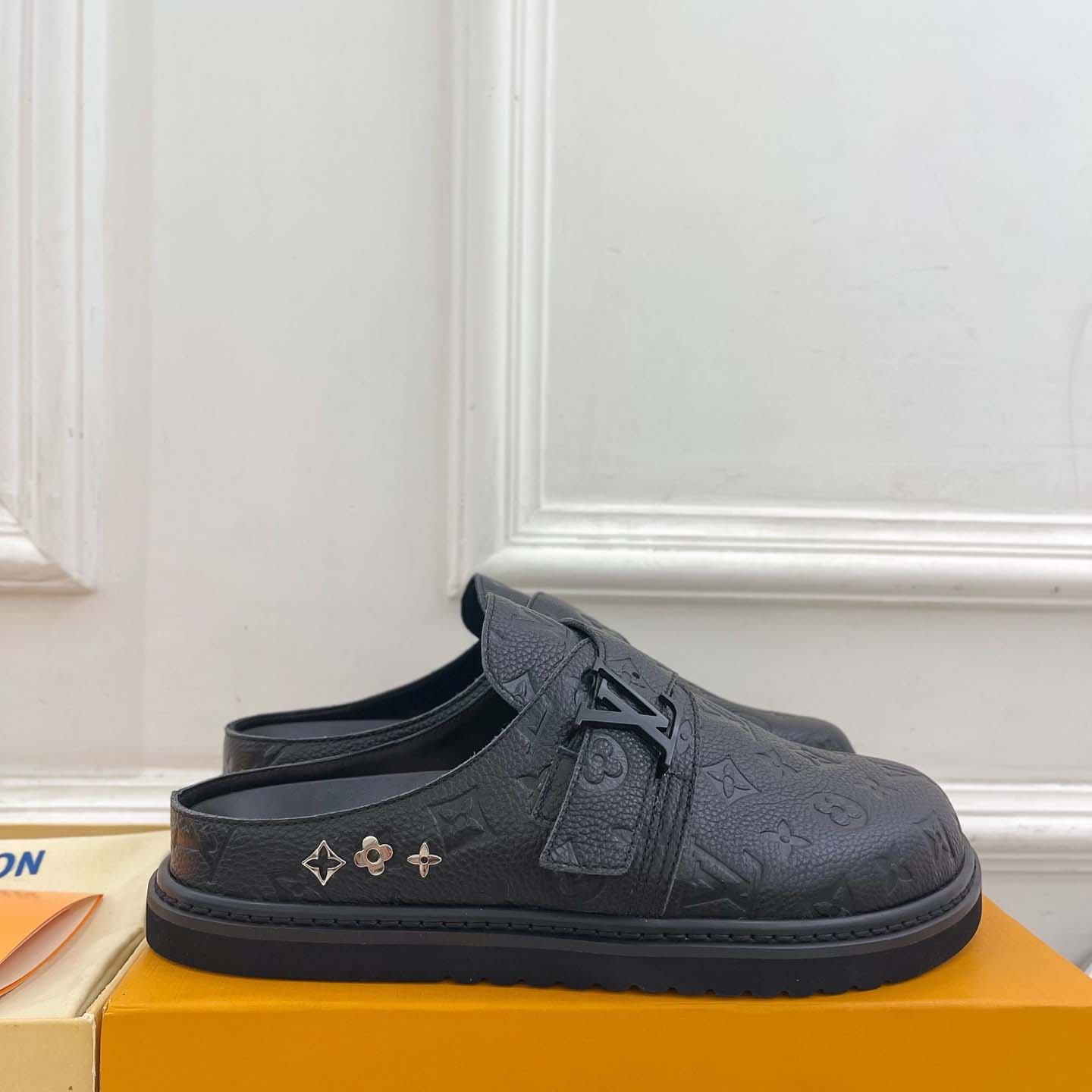 Louis Vuitton LV Easy Mule     - DesignerGu