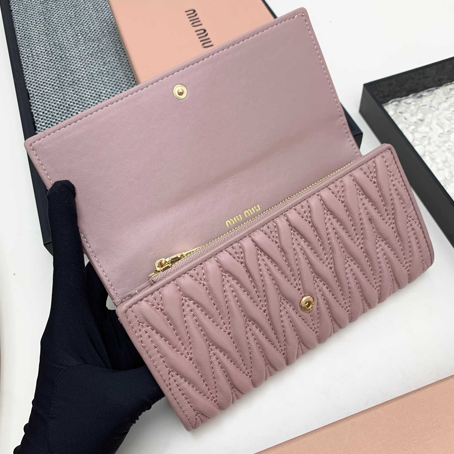 Miu Miu Nappa Wallet (19*10*2.5cm) - DesignerGu