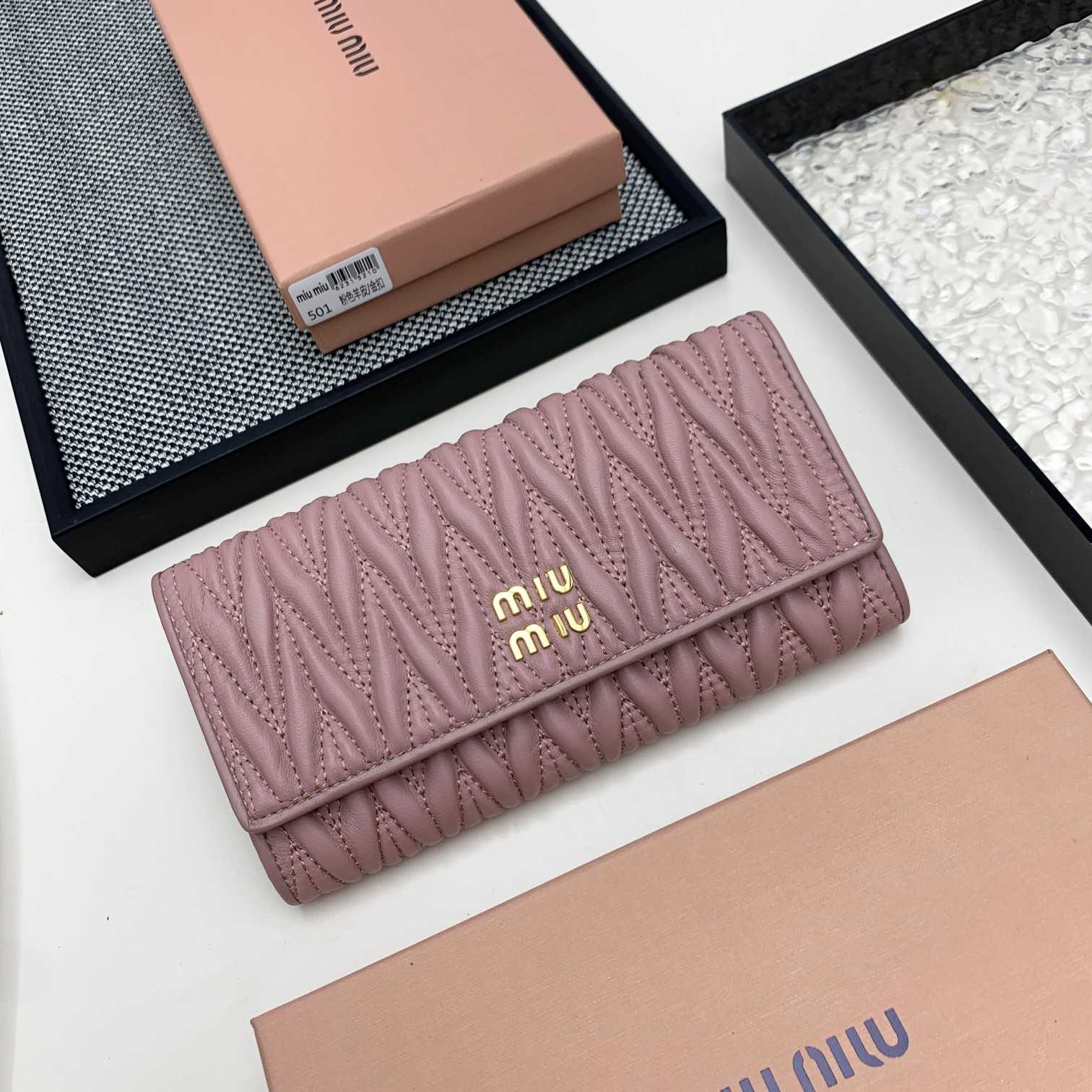 Miu Miu Nappa Wallet (19*10*2.5cm) - DesignerGu