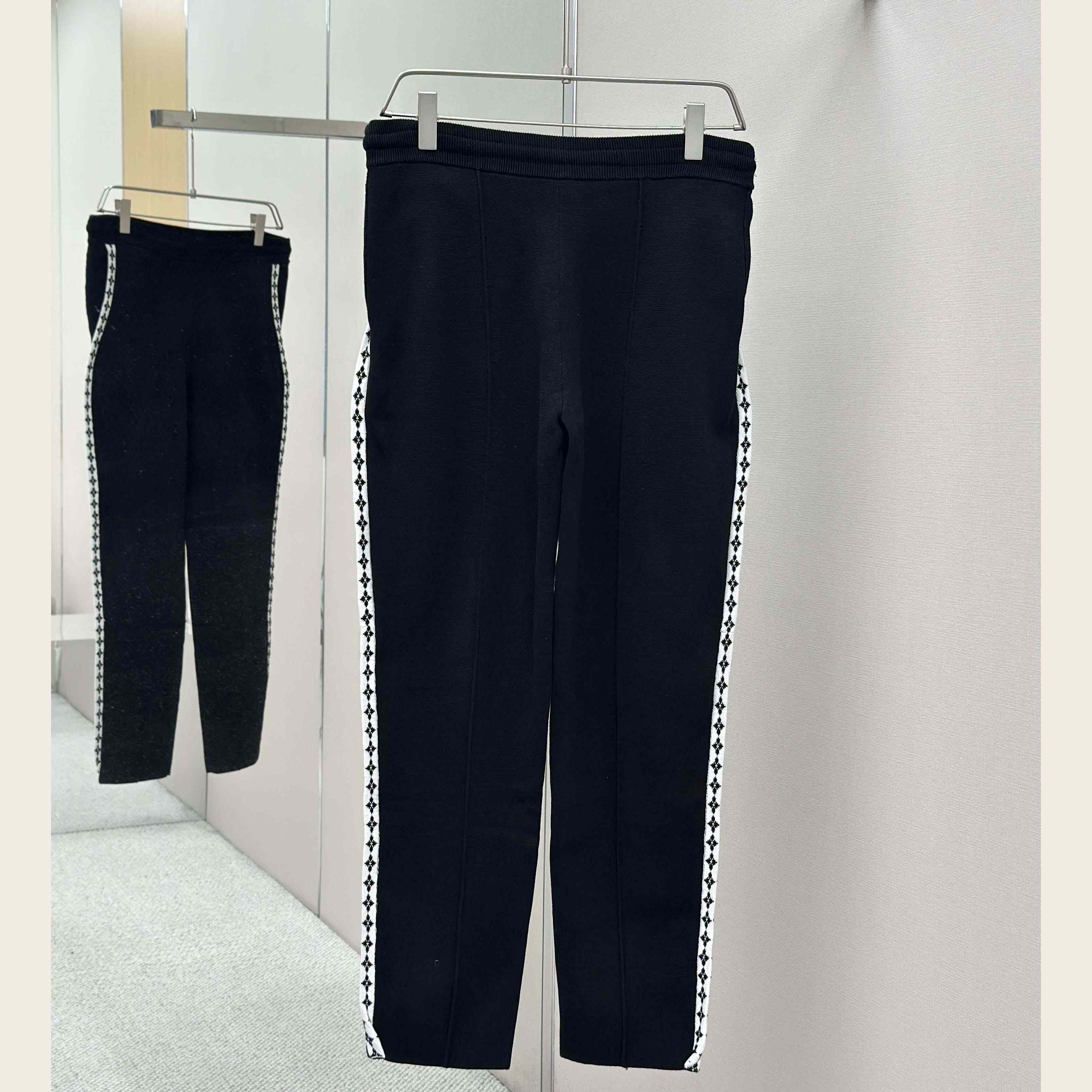 Louis Vuitton Preppy Knitted Wool Trousers   1AGTLU - DesignerGu
