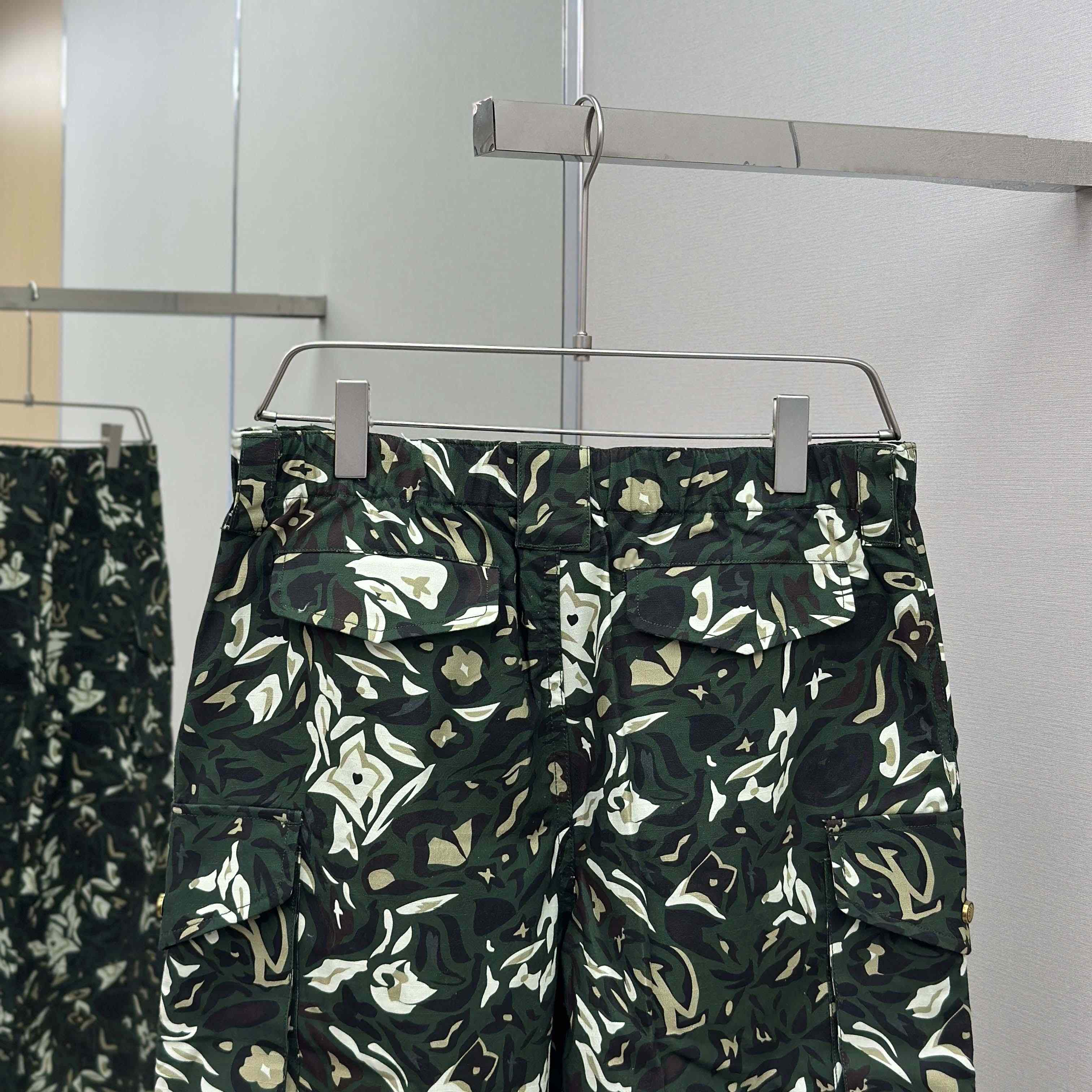 Louis Vuitton Multi Pocket Cargo Pants   1AIMEP - DesignerGu