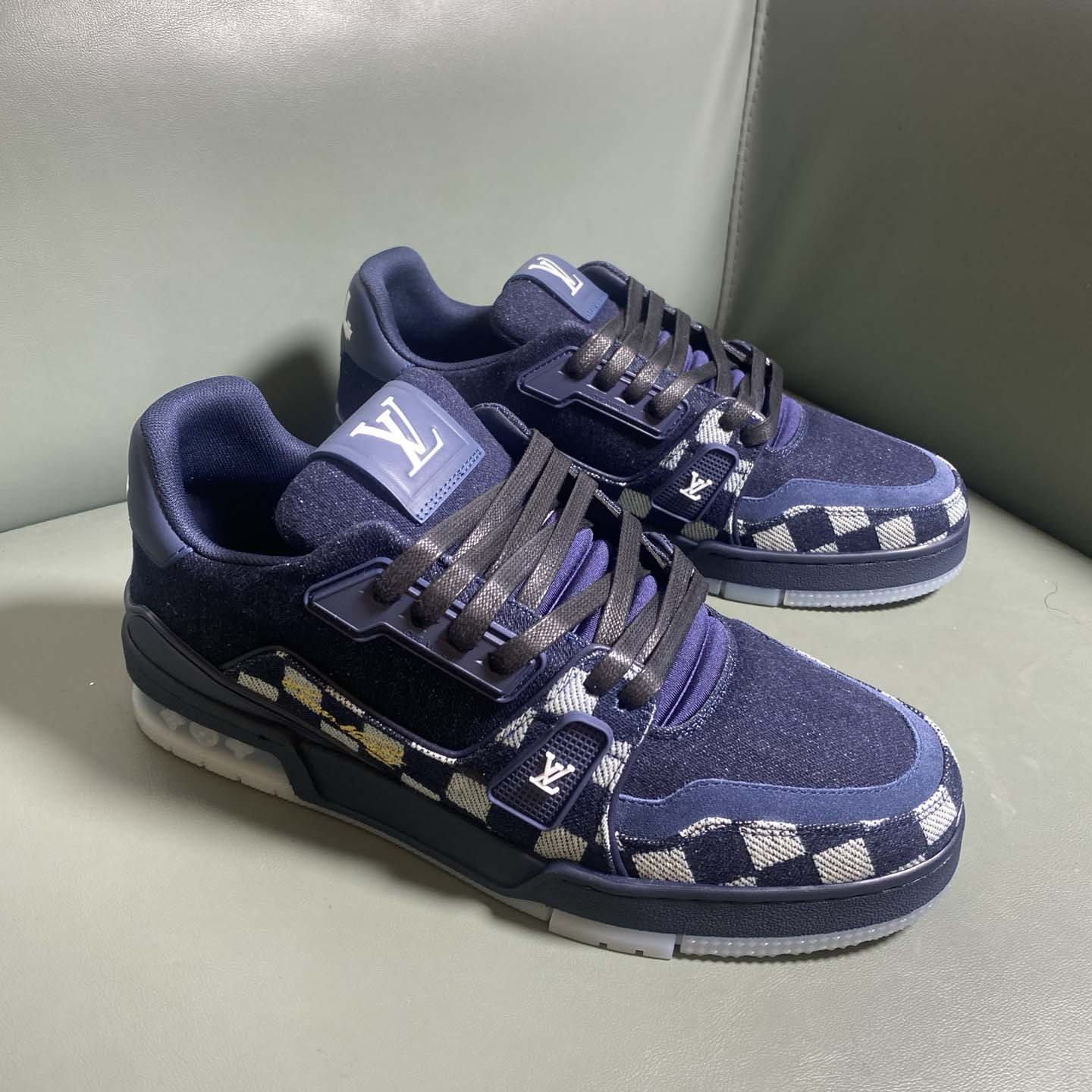 Louis Vuitton LV Trainer Sneaker  1AIKS9 - DesignerGu
