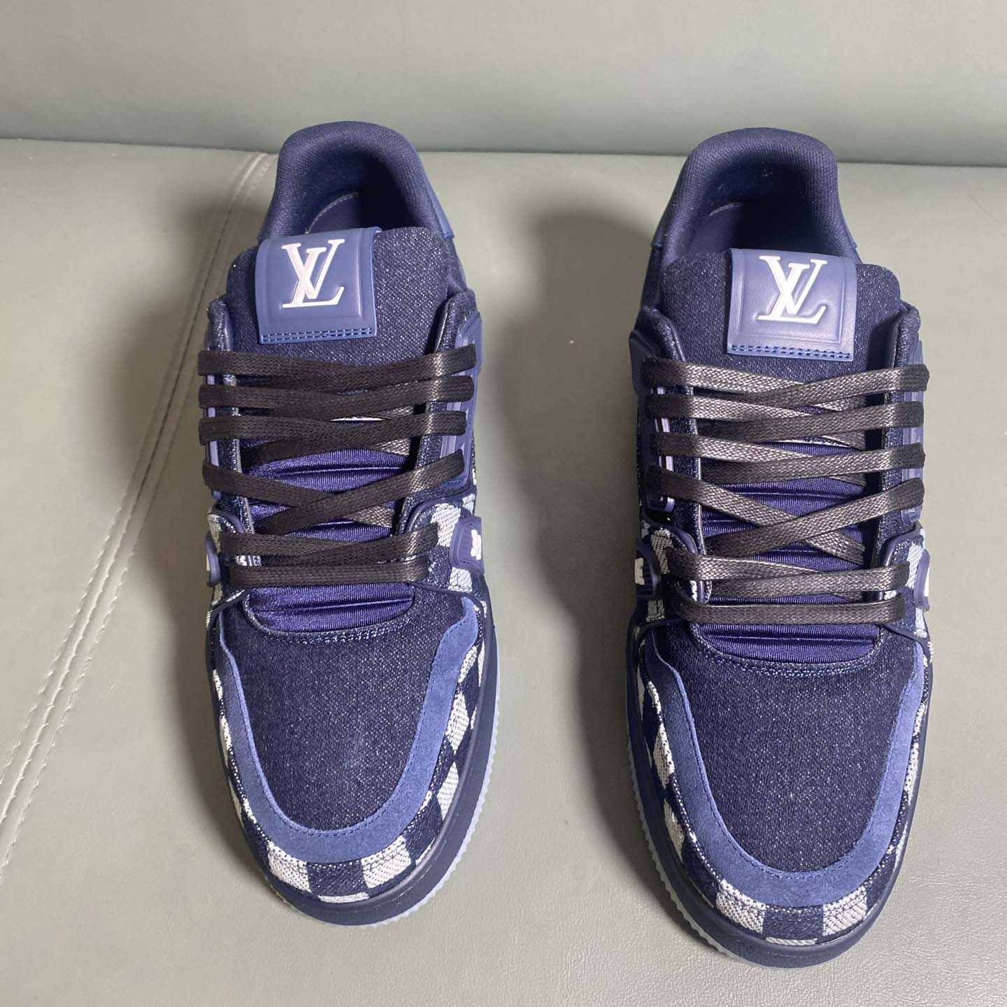 Louis Vuitton LV Trainer Sneaker  1AIKS9 - DesignerGu