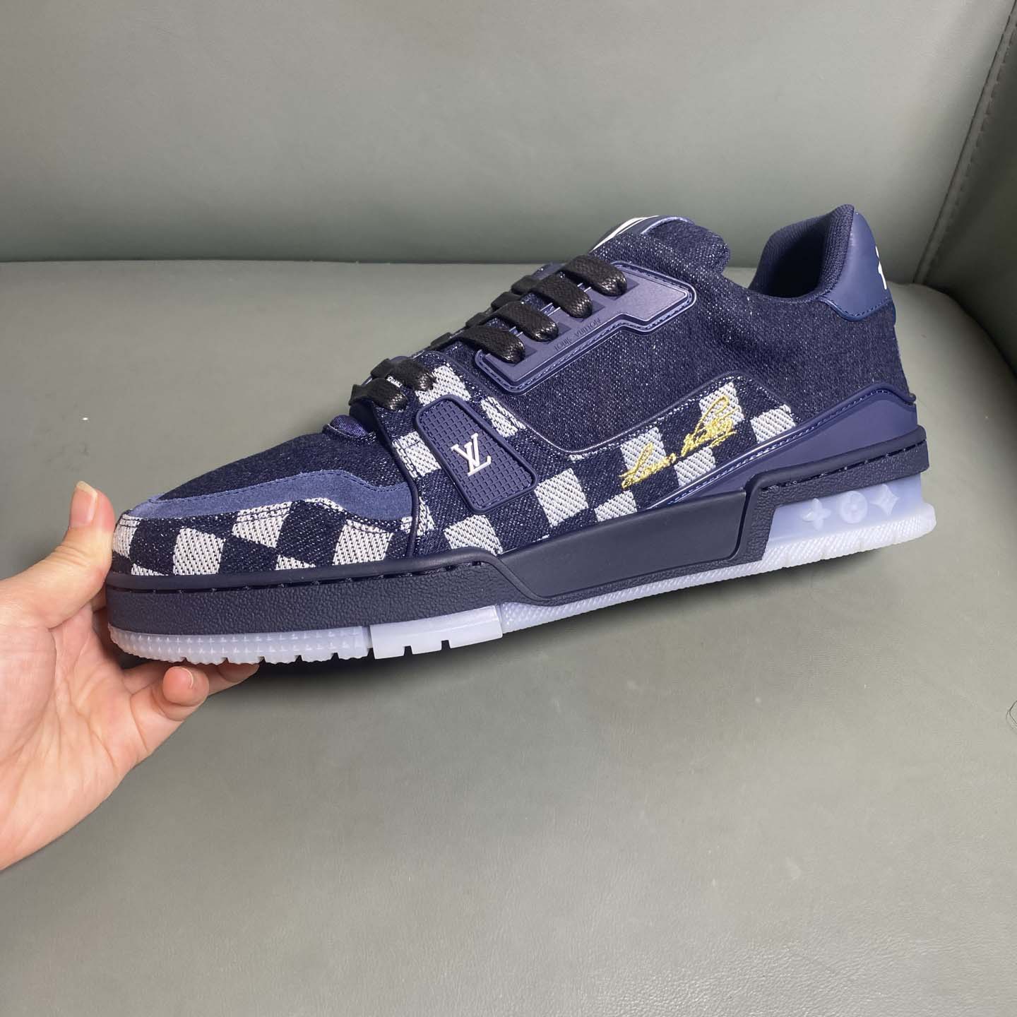 Louis Vuitton LV Trainer Sneaker  1AIKS9 - DesignerGu