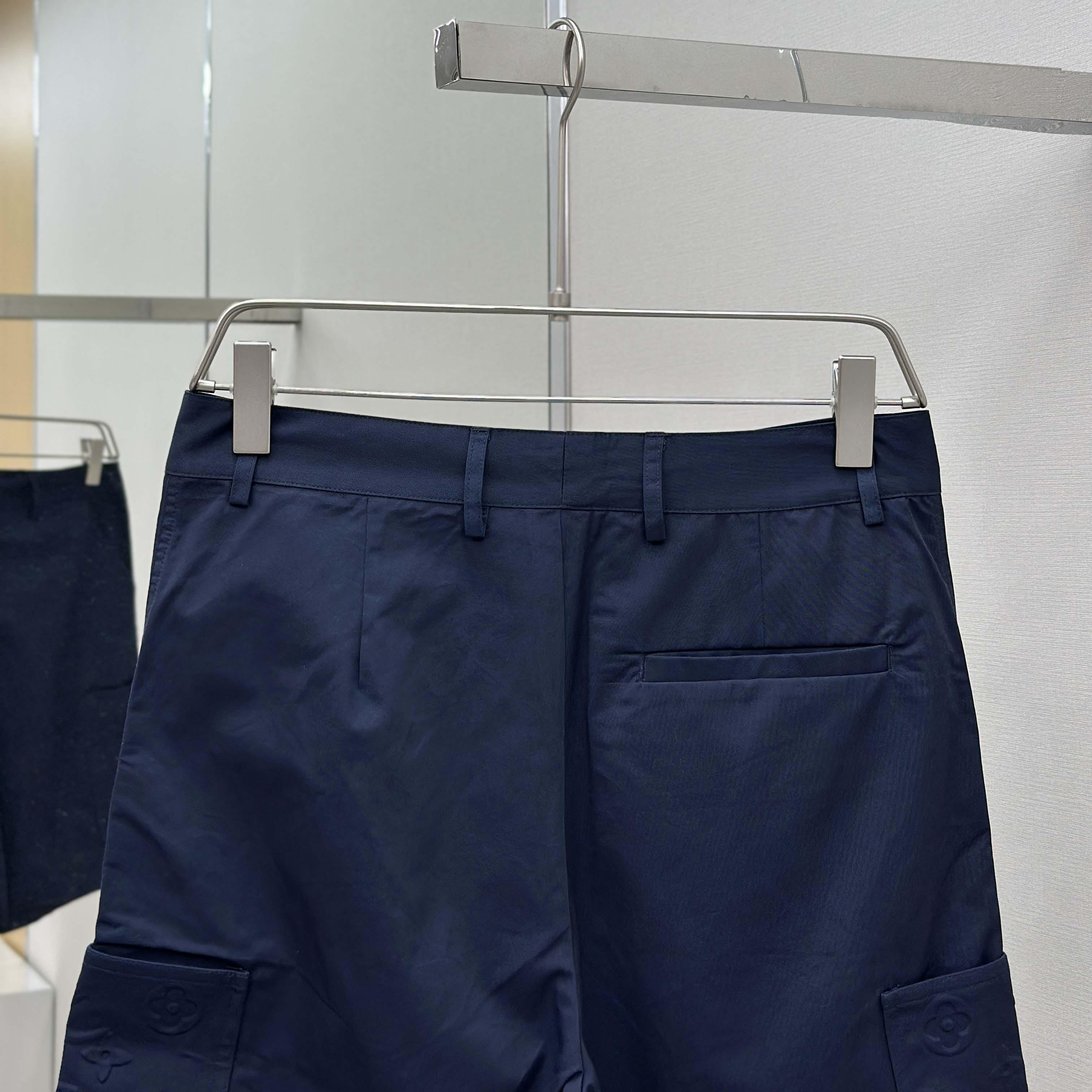 Louis Vuitton Monogram Pocket Cargo Shorts   1AHVTL - DesignerGu