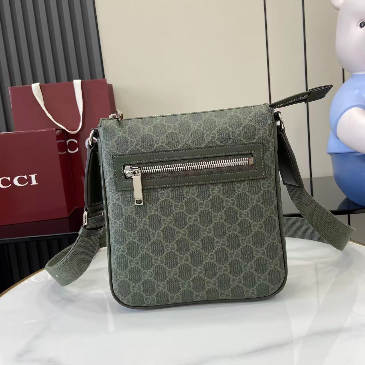 Gucci GG Monogram Small Messenger Bag Gucci GG Monogram Small Messenger Bag - DesignerGu