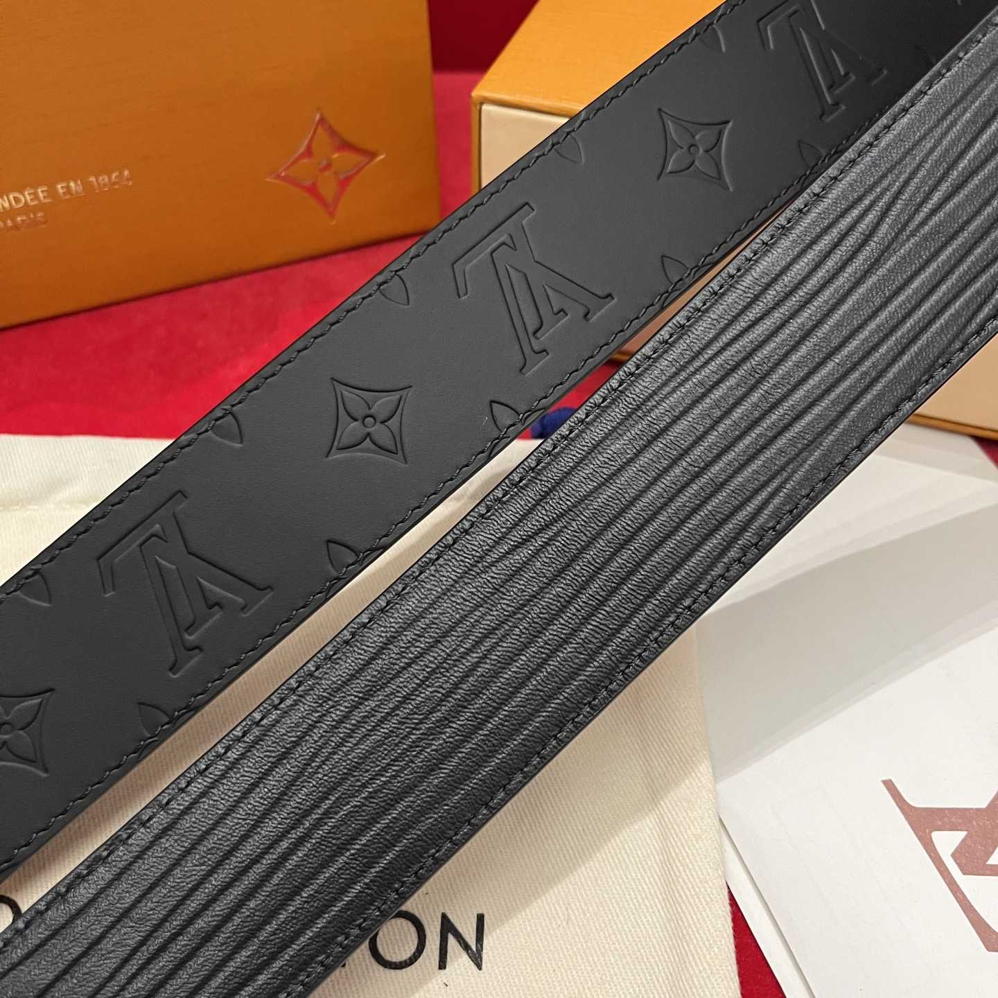 Louis Vuitton Reversible Belt  4cm - DesignerGu