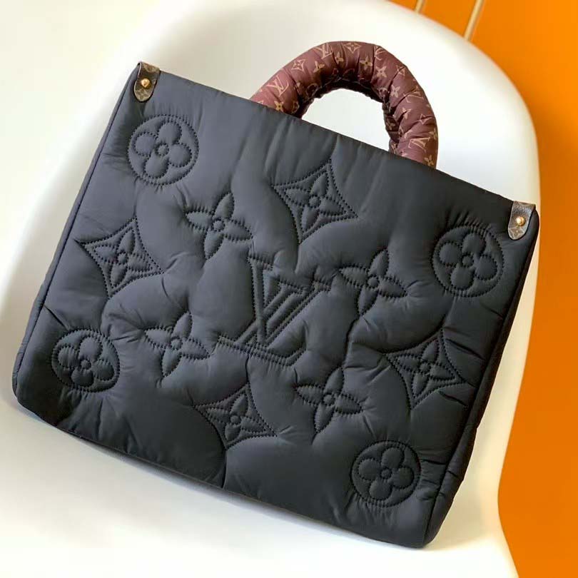 Louis Vuitton Monogram Giant Pillow OnTheGo MM   （41 x 34 x 19cm） - DesignerGu