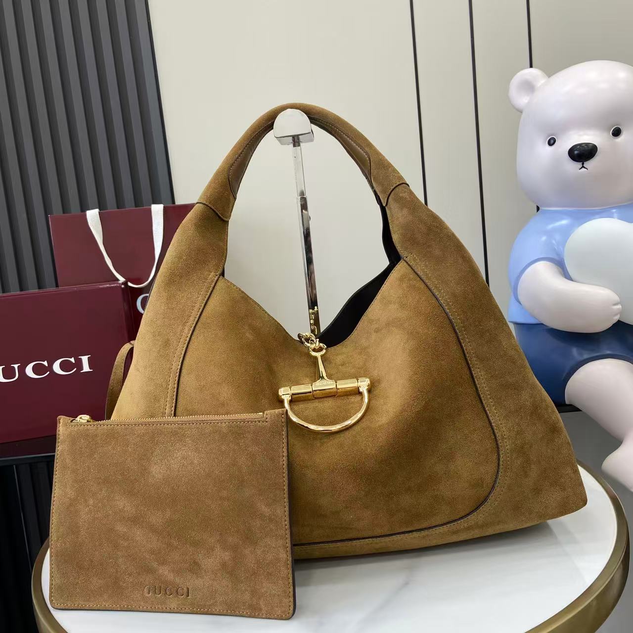 Gucci Softbit Maxi Shoulder Bag Gucci Softbit Maxi Shoulder Bag - DesignerGu