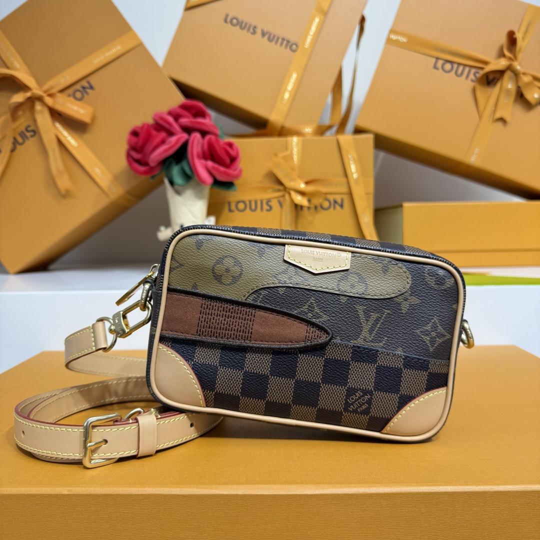 Louis Vuitton Trocadéro Wearable Wallet     M26020 - DesignerGu