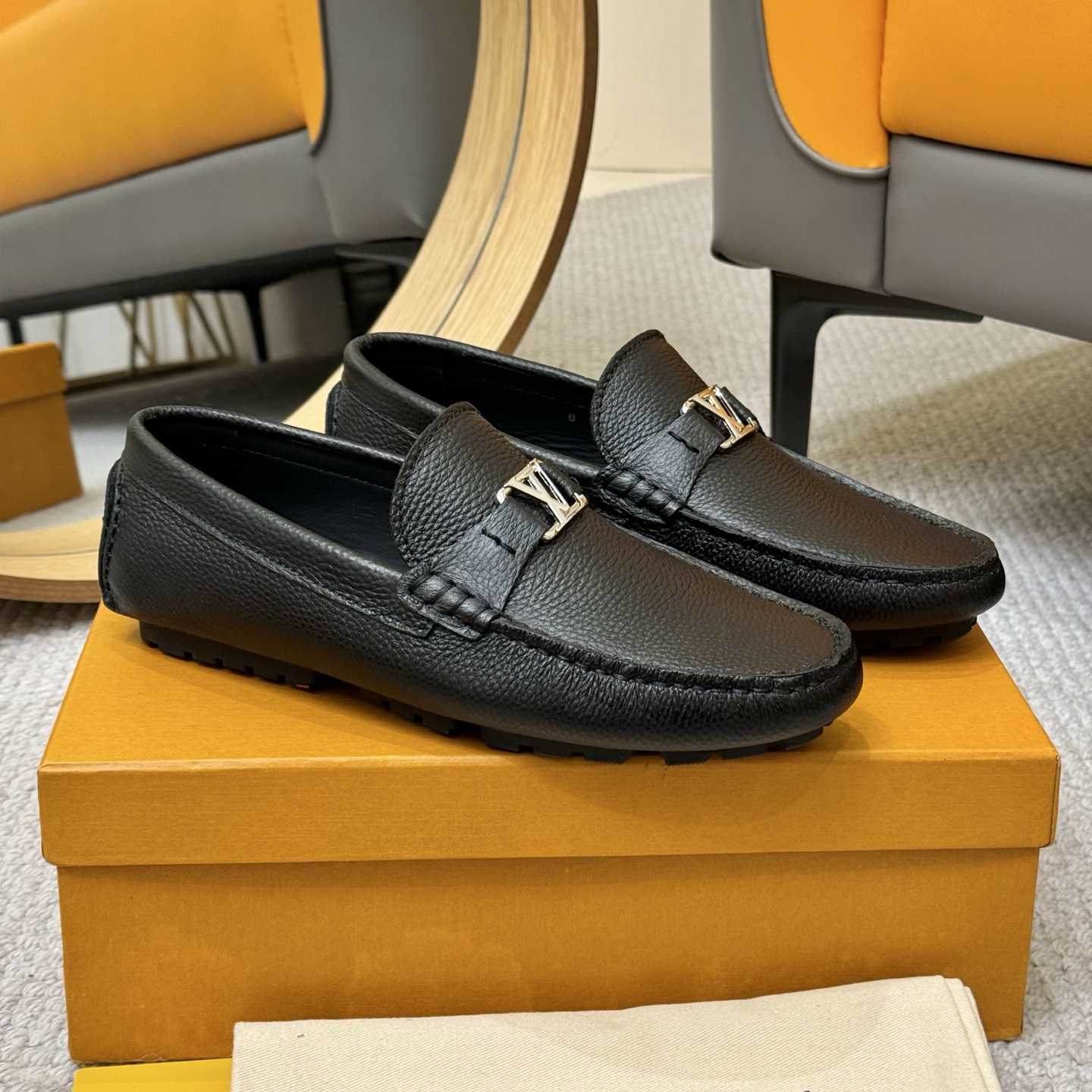 Louis Vuitton LV Silverstone Moccasin - DesignerGu