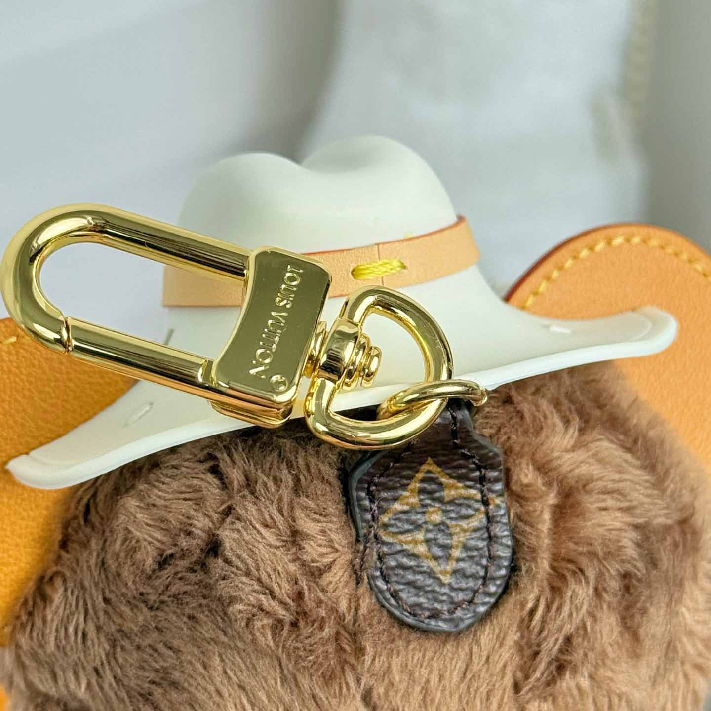 Louis Vuitton LV Louis Bear Bag Charm   M03176 - DesignerGu