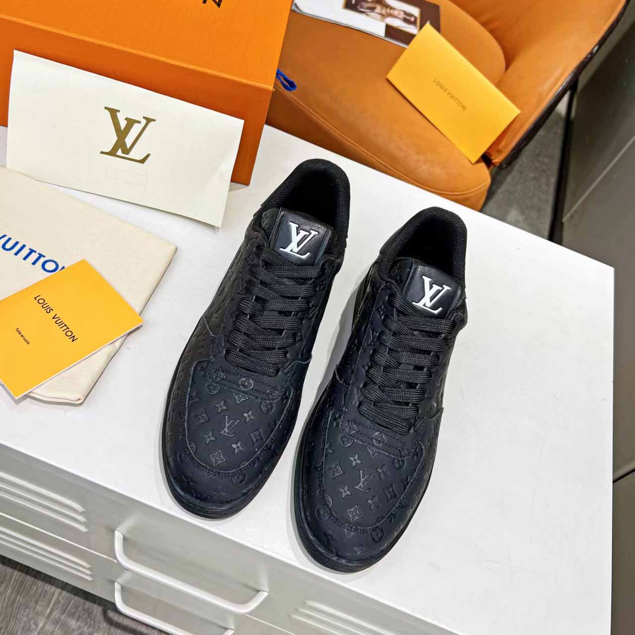 Louis Vuitton Rivoli Sneaker   1AARHT - DesignerGu