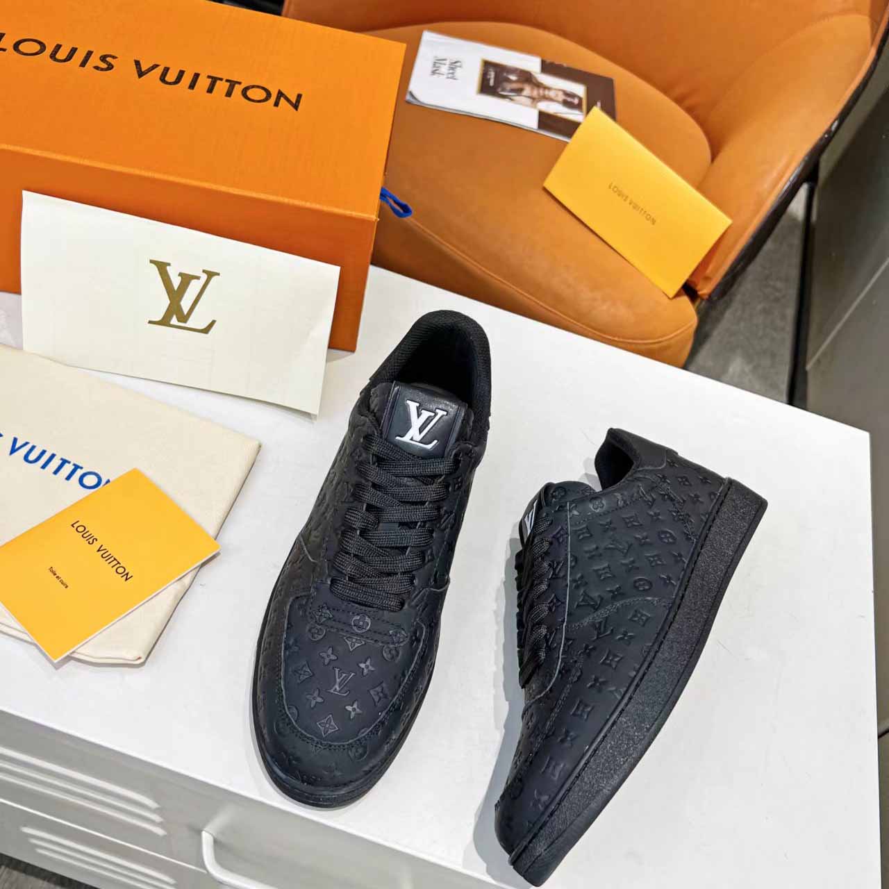 Louis Vuitton Rivoli Sneaker   1AARHT - DesignerGu