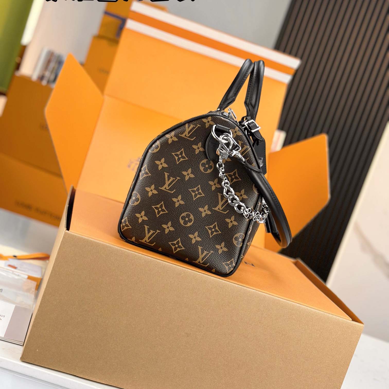 Louis Vuitton Speedy Soft 30 Dark   M12243 - DesignerGu