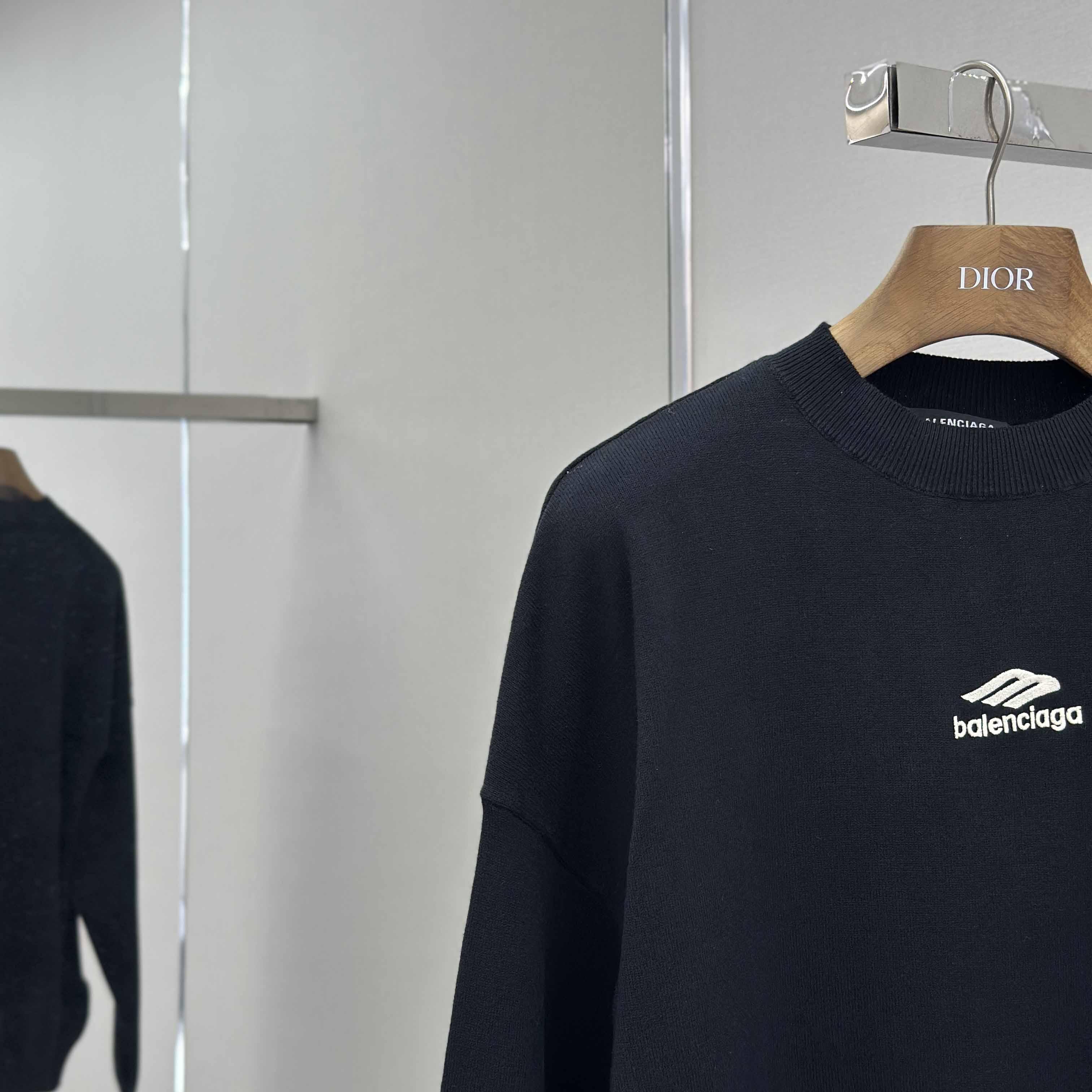 Balenciaga Ski Crewneck Sweater In Black - DesignerGu