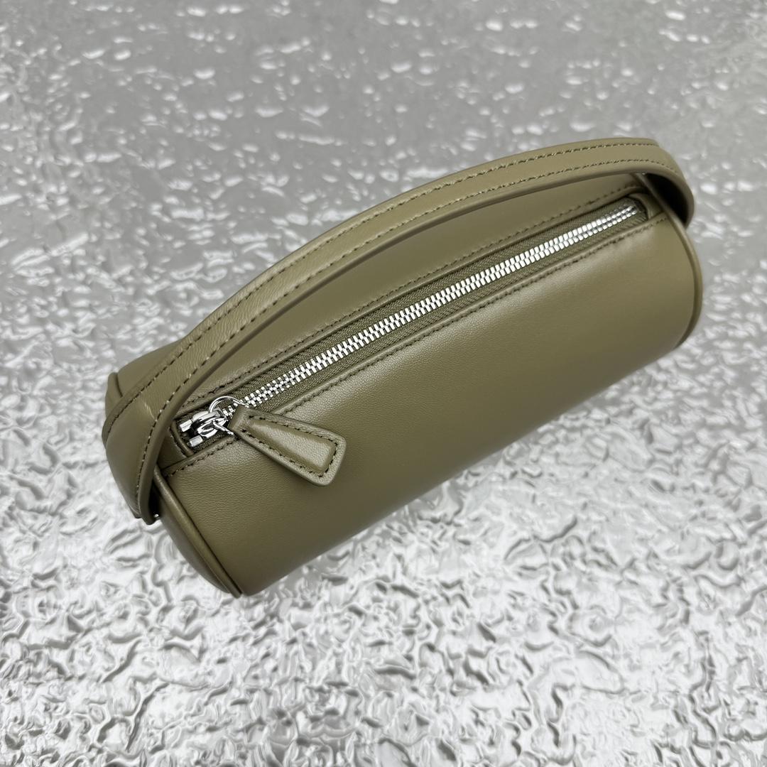 The Row Round 90's Bag In Leather - DesignerGu