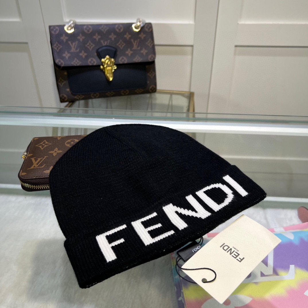 Fendi Beanie Fendi Beanie - DesignerGu