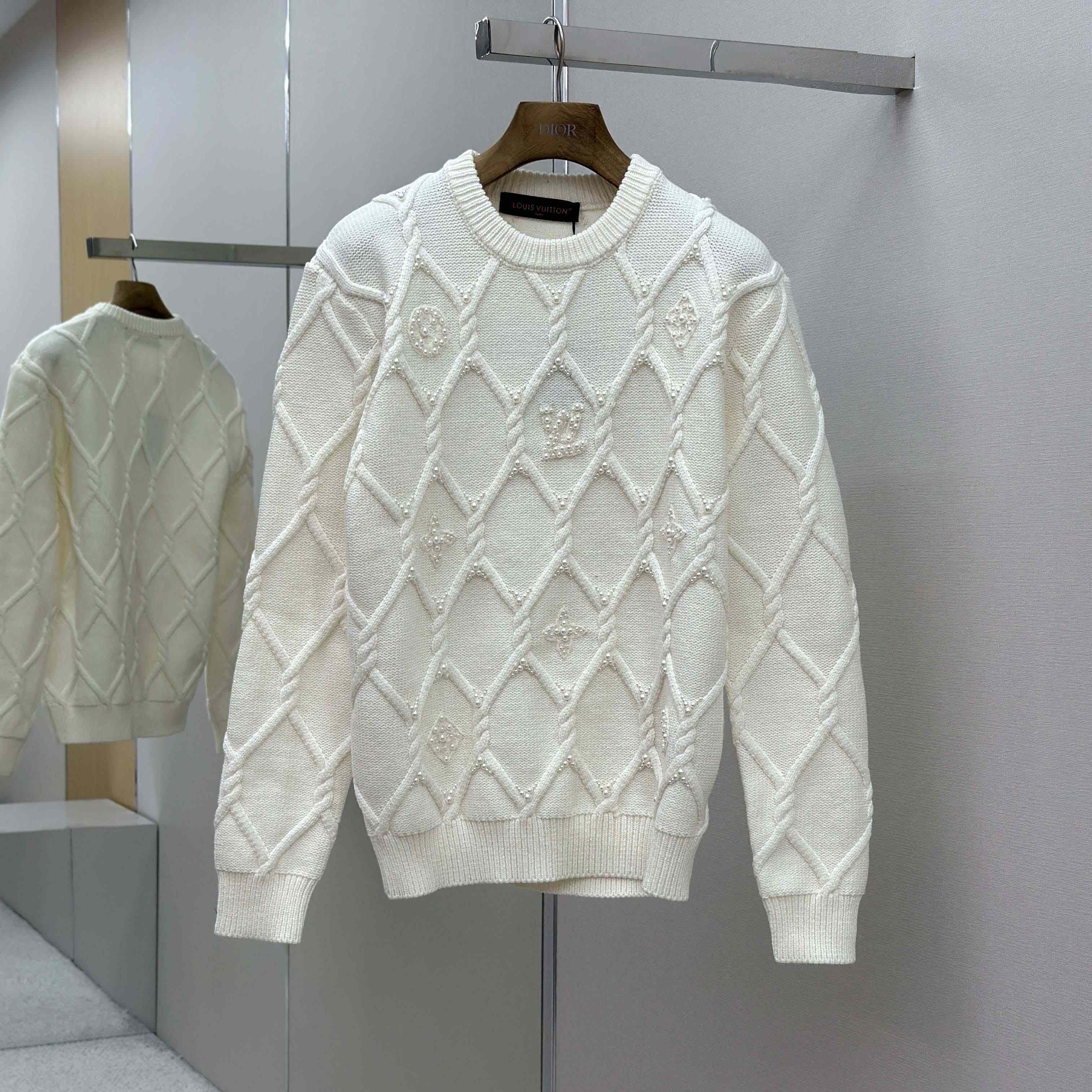 Louis Vuitton Embellished Cable Knit Wool Blend Pullover   1AGJUZ Louis Vuitton Embellished Cable Knit Wool Blend Pullover   1AGJUZ - DesignerGu
