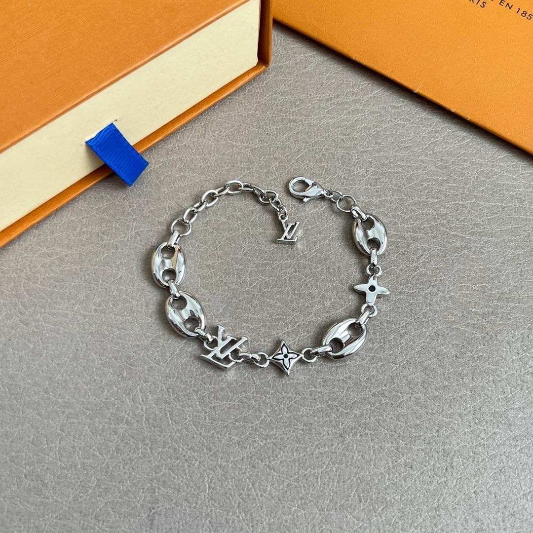 Louis Vuitton LV Sailor Medium Bracelet   M03187 Louis Vuitton LV Sailor Medium Bracelet   M03187 - DesignerGu
