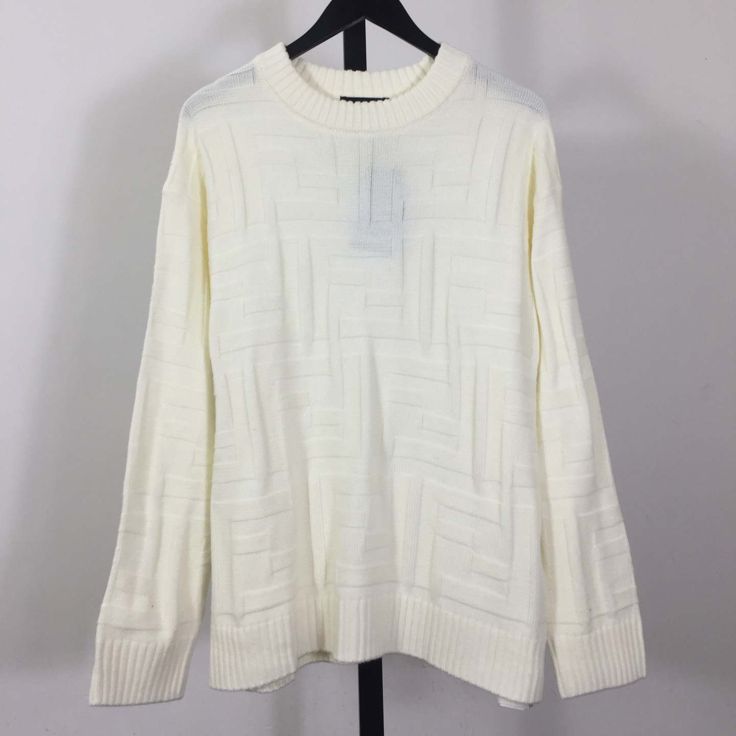 Fendi White Wool Pullover Fendi White Wool Pullover - DesignerGu