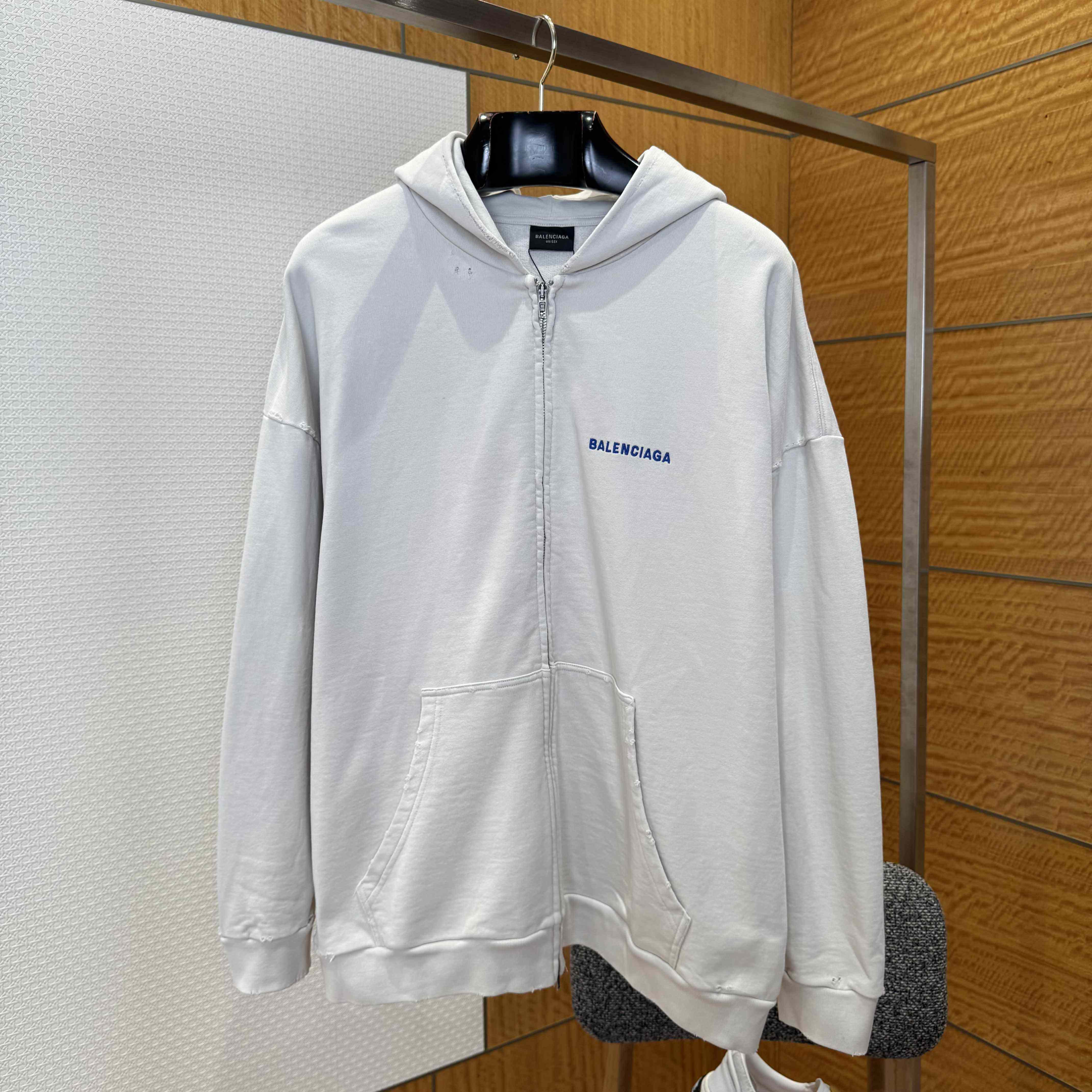 Balenciaga Back Zip-Up Hoodie Regular Fit In Dirty White And Blue Dry Fleece Balenciaga Back Zip-Up Hoodie Regular Fit In Dirty White And Blue Dry Fleece - DesignerGu