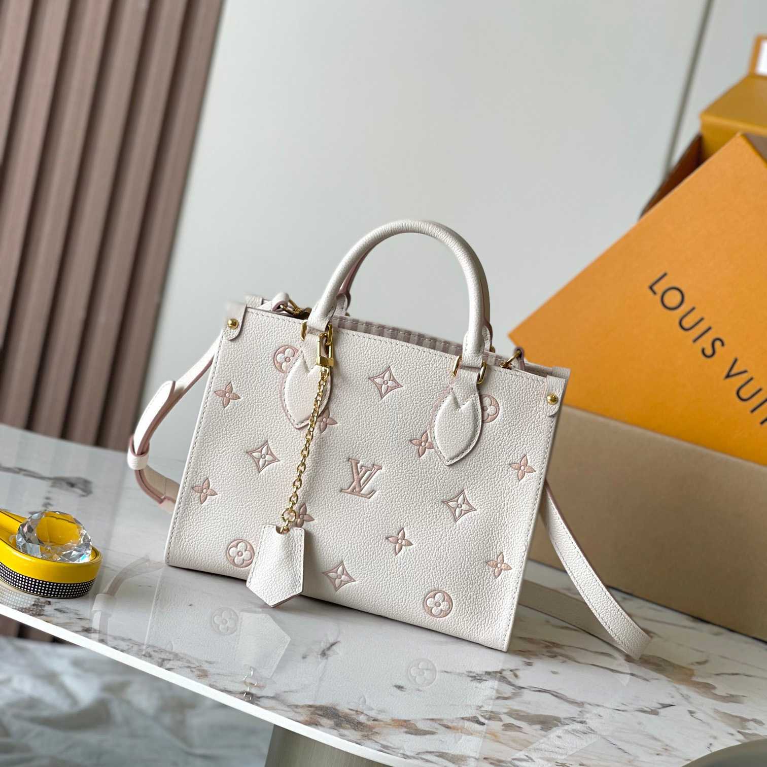Louis Vuitton OnTheGo PM   M14403 Louis Vuitton OnTheGo PM   M14403 - DesignerGu