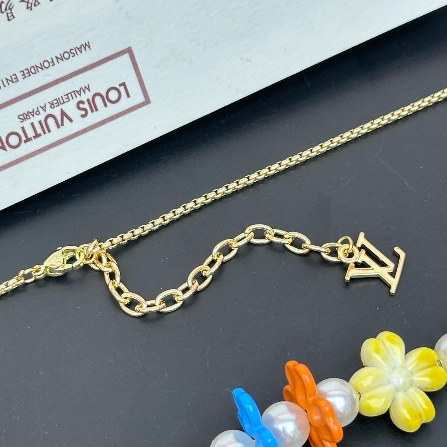 Louis Vuitton LV Surfin' Flower Necklace  - DesignerGu