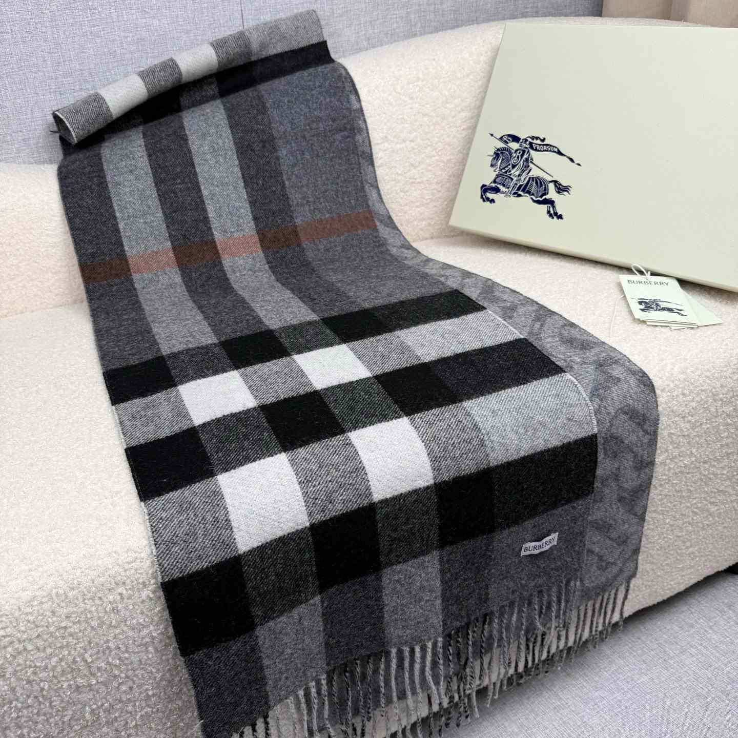 Burberry Reversible Check And Monogram Cashmere Scarf  Burberry Reversible Check And Monogram Cashmere Scarf  - DesignerGu