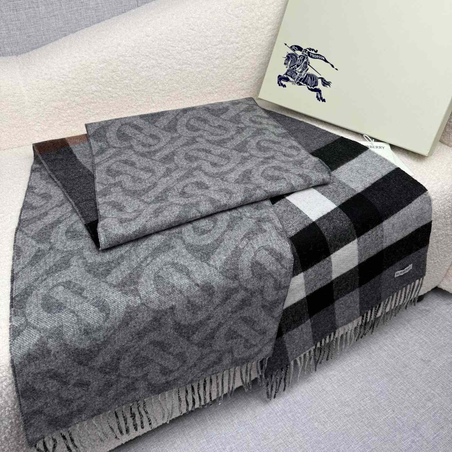 Burberry Reversible Check And Monogram Cashmere Scarf  - DesignerGu