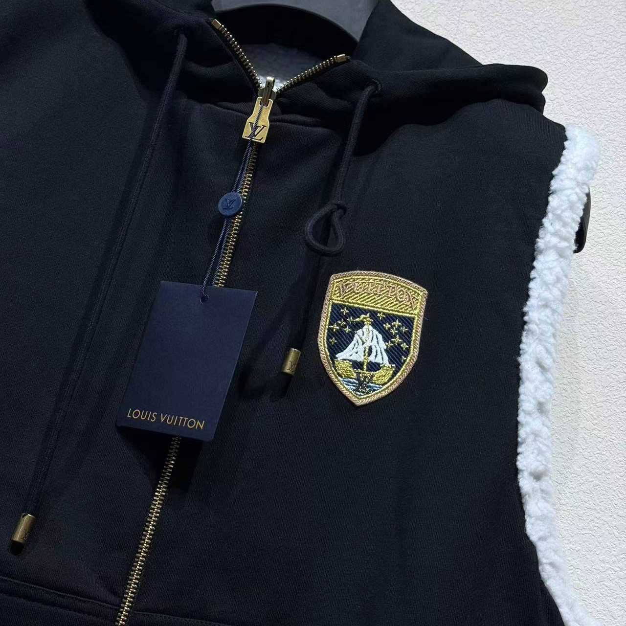 Louis Vuitton Reversible Fleece Gilet    - DesignerGu