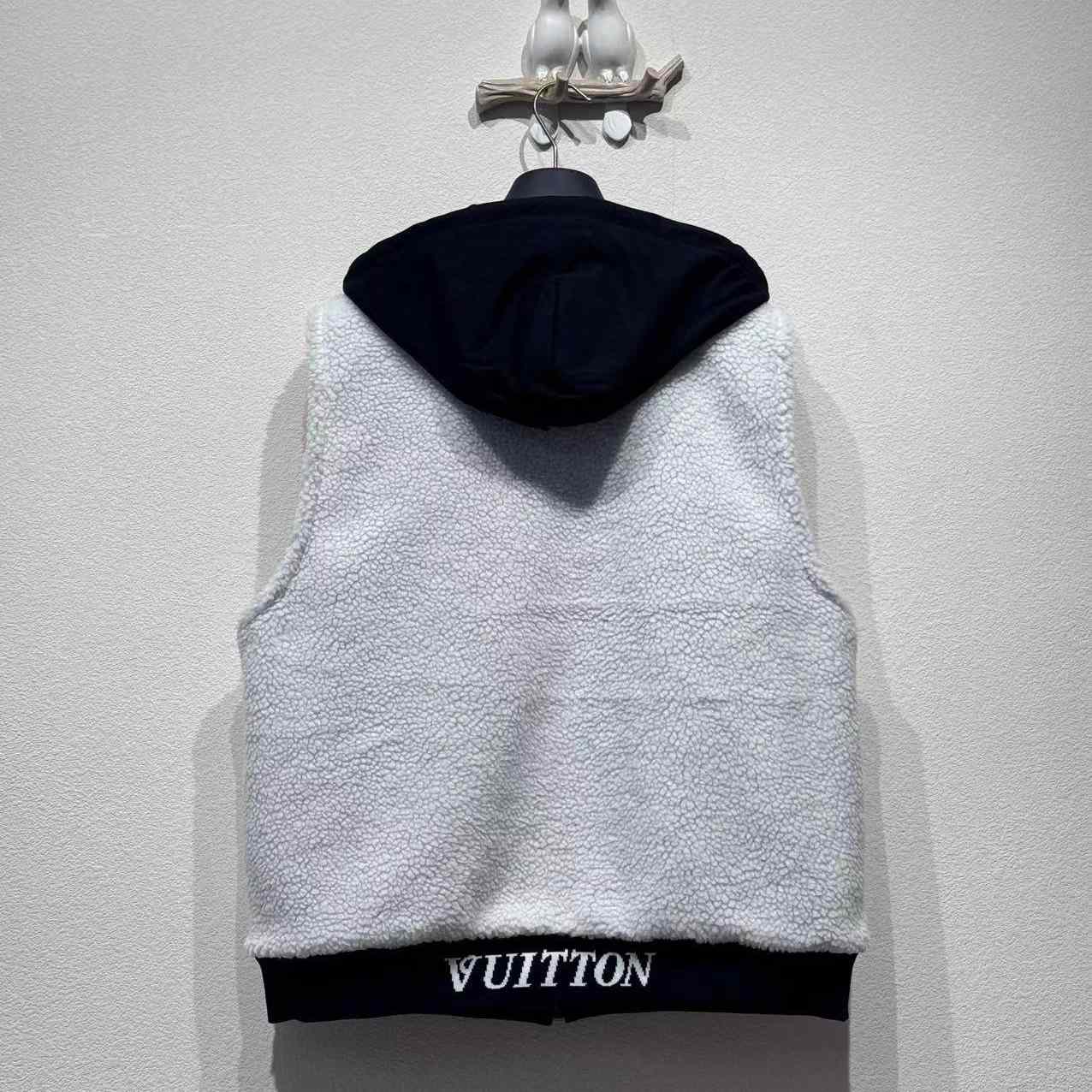 Louis Vuitton Reversible Fleece Gilet    - DesignerGu