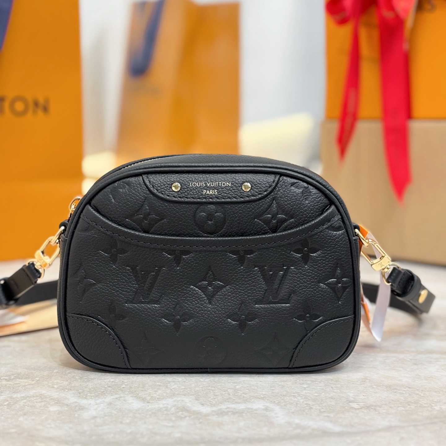 Louis Vuitton Tiny Camera Bag   M25518 Louis Vuitton Tiny Camera Bag   M25518 - DesignerGu