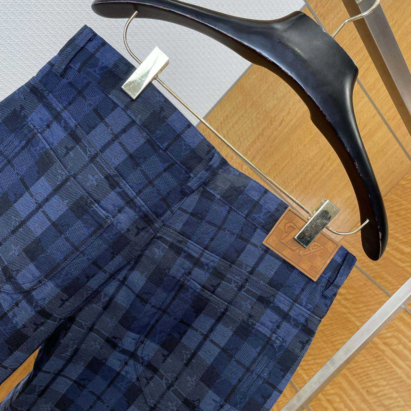 Louis Vuitton Monogram Tartan Denim Pants   1AIJUQ - DesignerGu