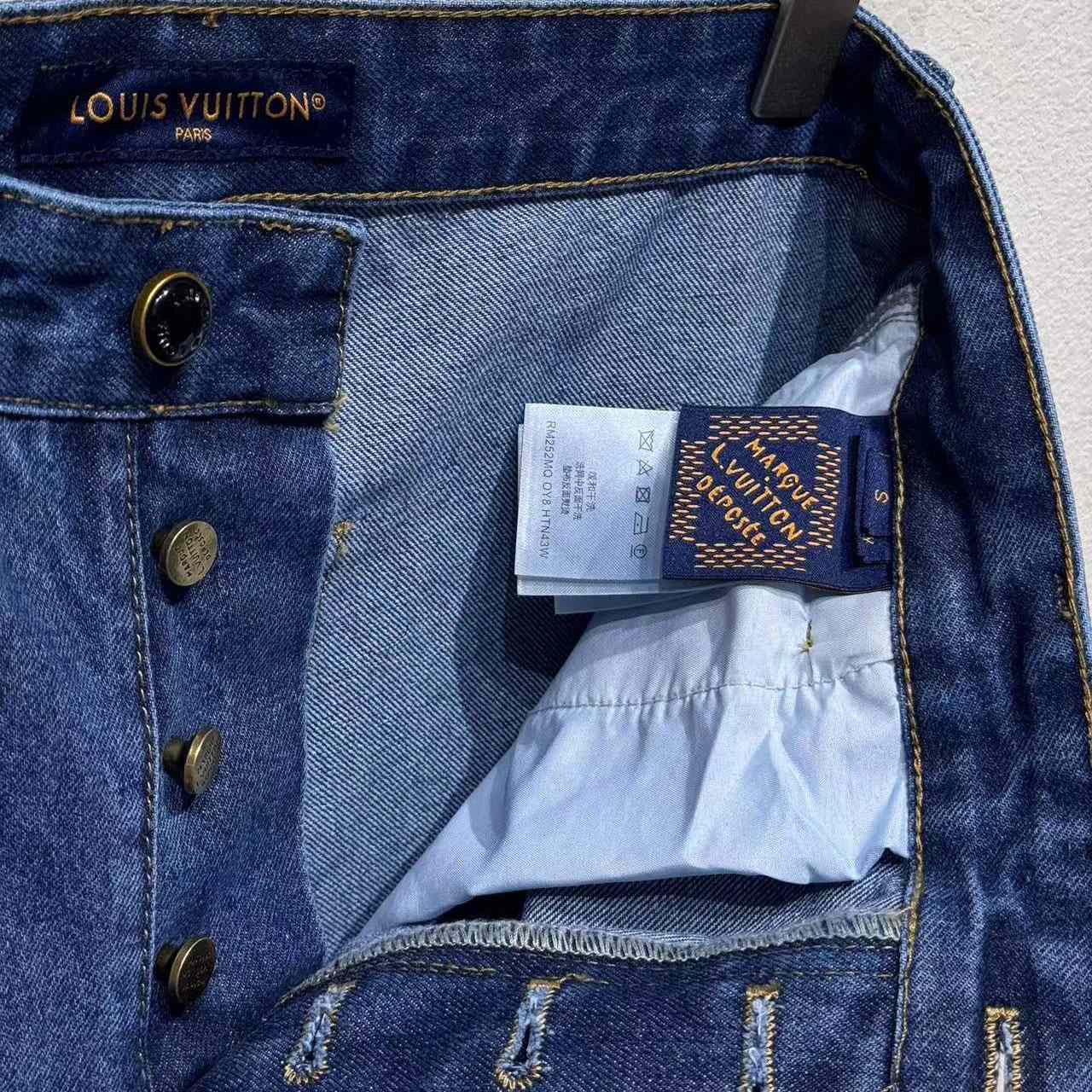 Louis Vuitton Monogram Denim Workwear Pants   1AIJUF - DesignerGu