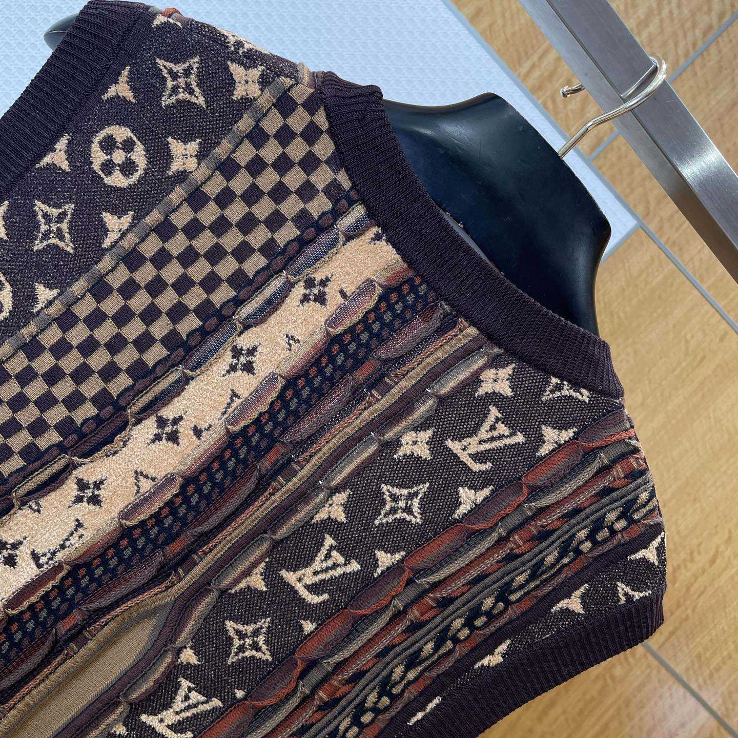 Louis Vuitton Cardigan Vest   1AIM64 - DesignerGu