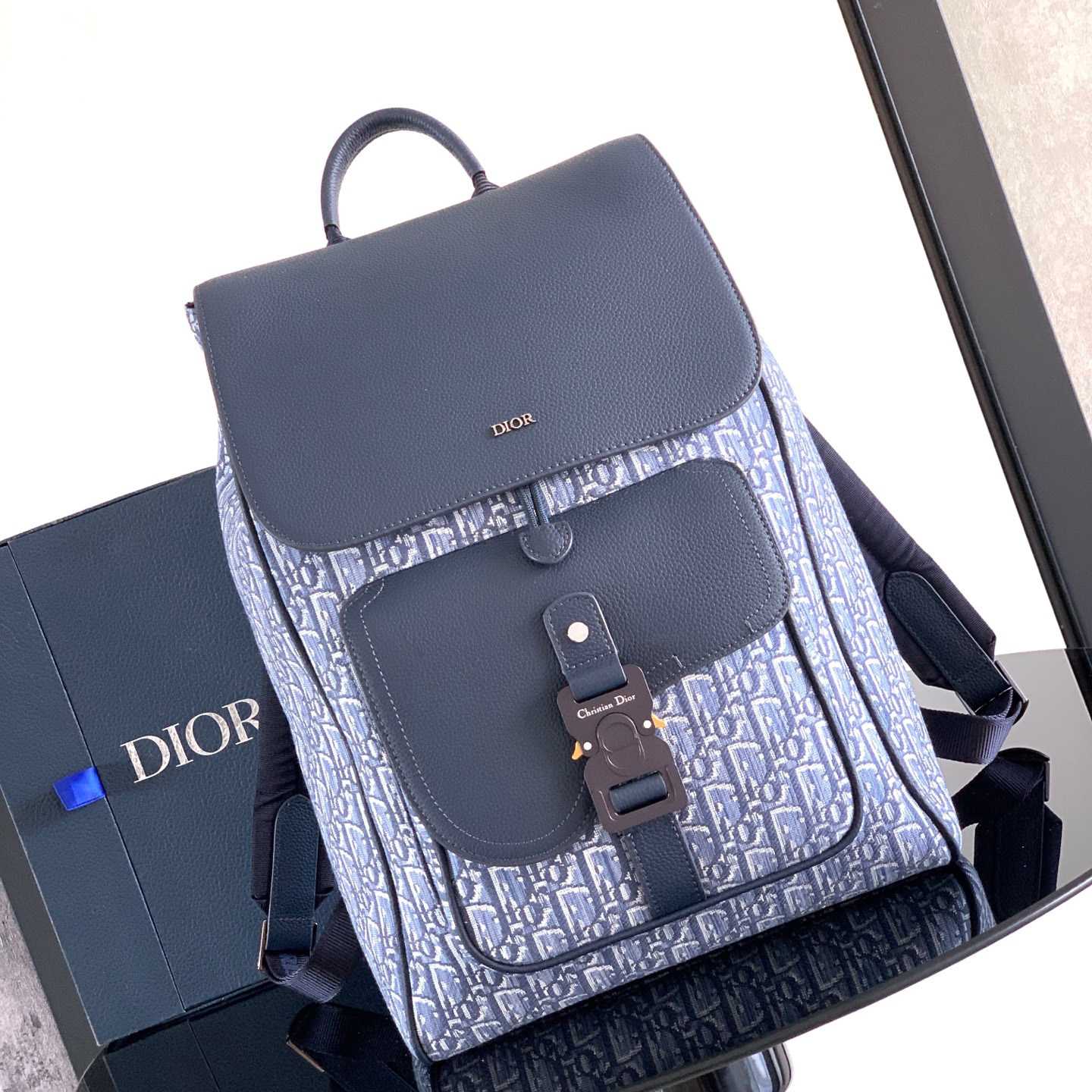 Dior Saddle Backpack With Flap  Dior Saddle Backpack With Flap  - DesignerGu