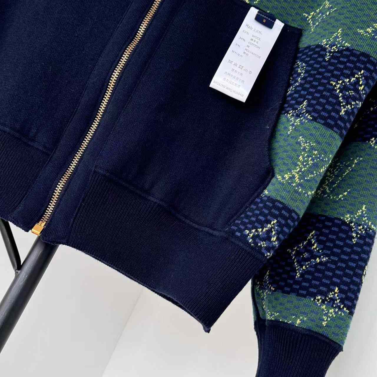 Louis Vuitton Monogram Double Face Reversible Hoodie    1AIJZ5 - DesignerGu